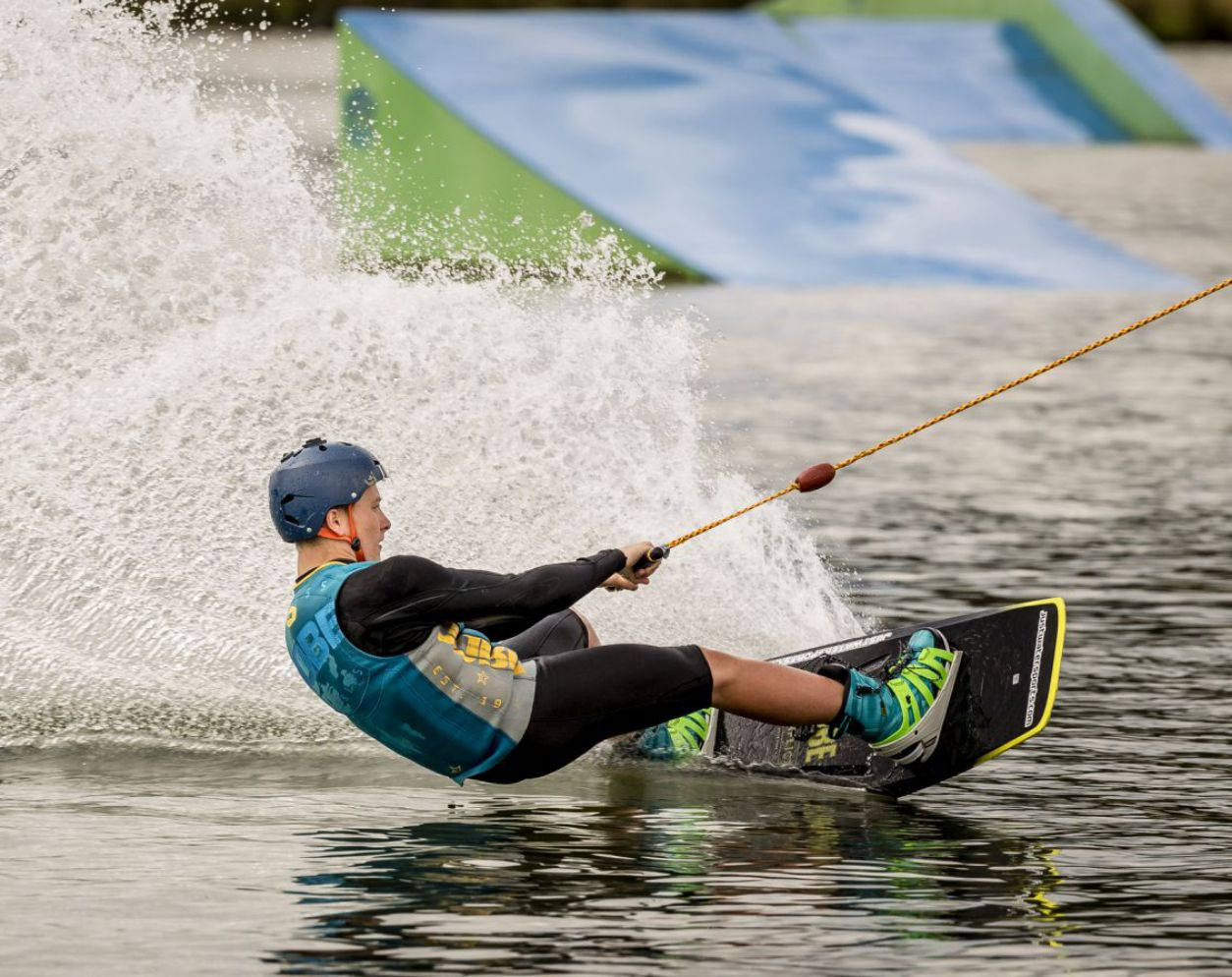 water activity cable wakeboarding, blue helmet, blue vest, SD Desktop Wallpaper