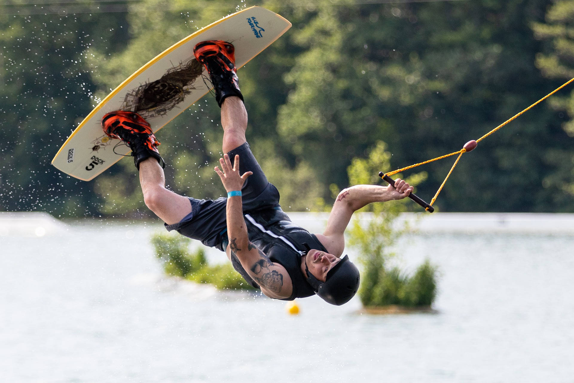 wakeboarding, scarecrow trick, lake, Full HD Desktop Wallpaper
