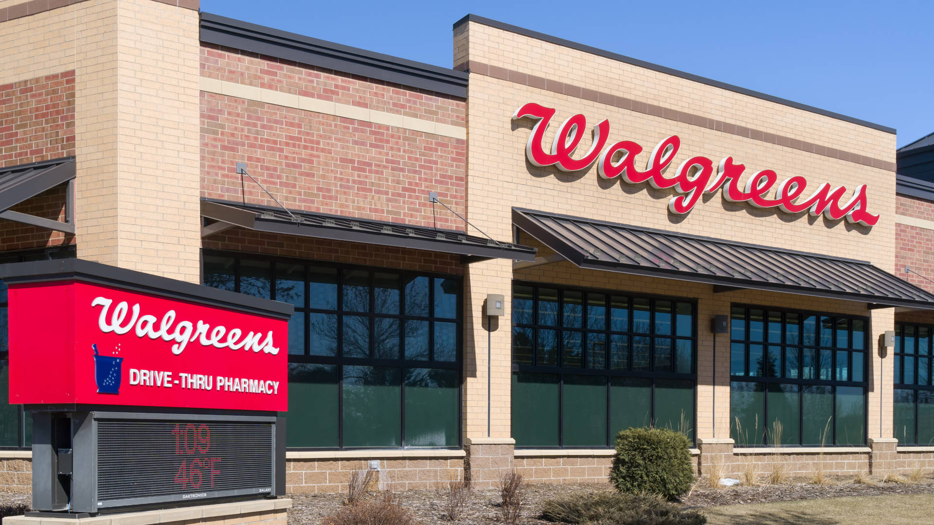 Walgreens, bright red Walgreens sign, brick pharmacy building, Full HD Desktop Wallpaper