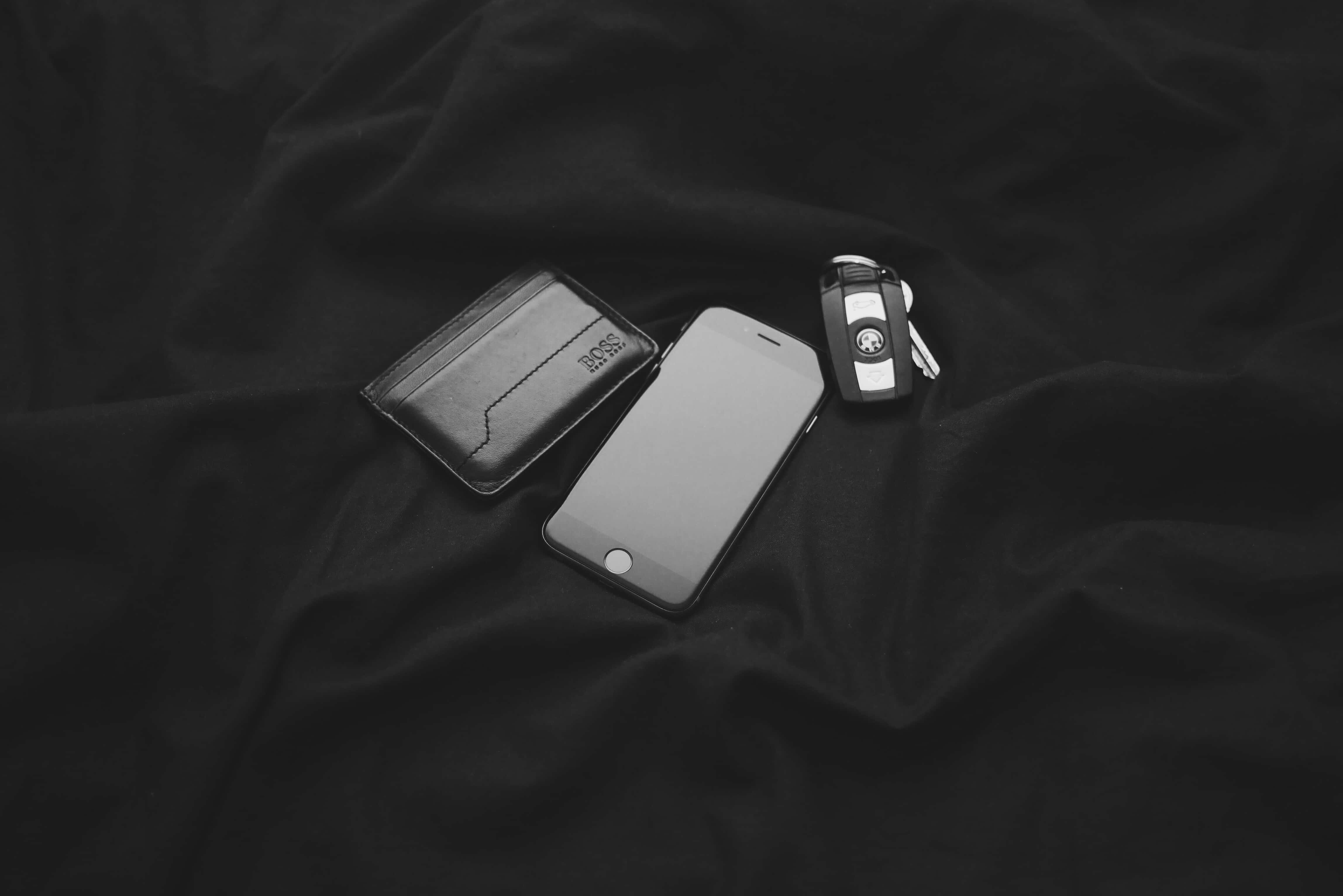Essentialson, black fabric, black wallet, 4K Desktop Wallpaper