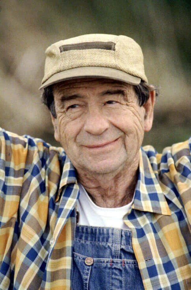 Walter Matthau, plaid shirt, denim overalls, SD Phone Wallpaper