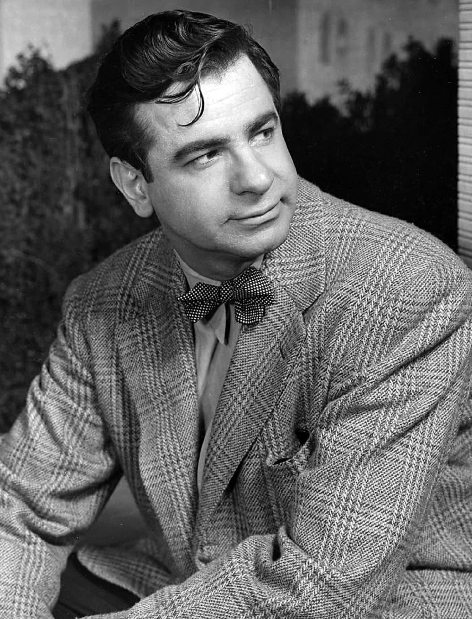 Walter Matthau, houndstooth jacket, bow tie, Full HD Phone Wallpaper