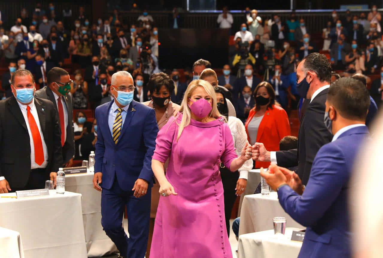 Wanda Vázquez Garced, pink dress, face mask, HD Desktop Wallpaper