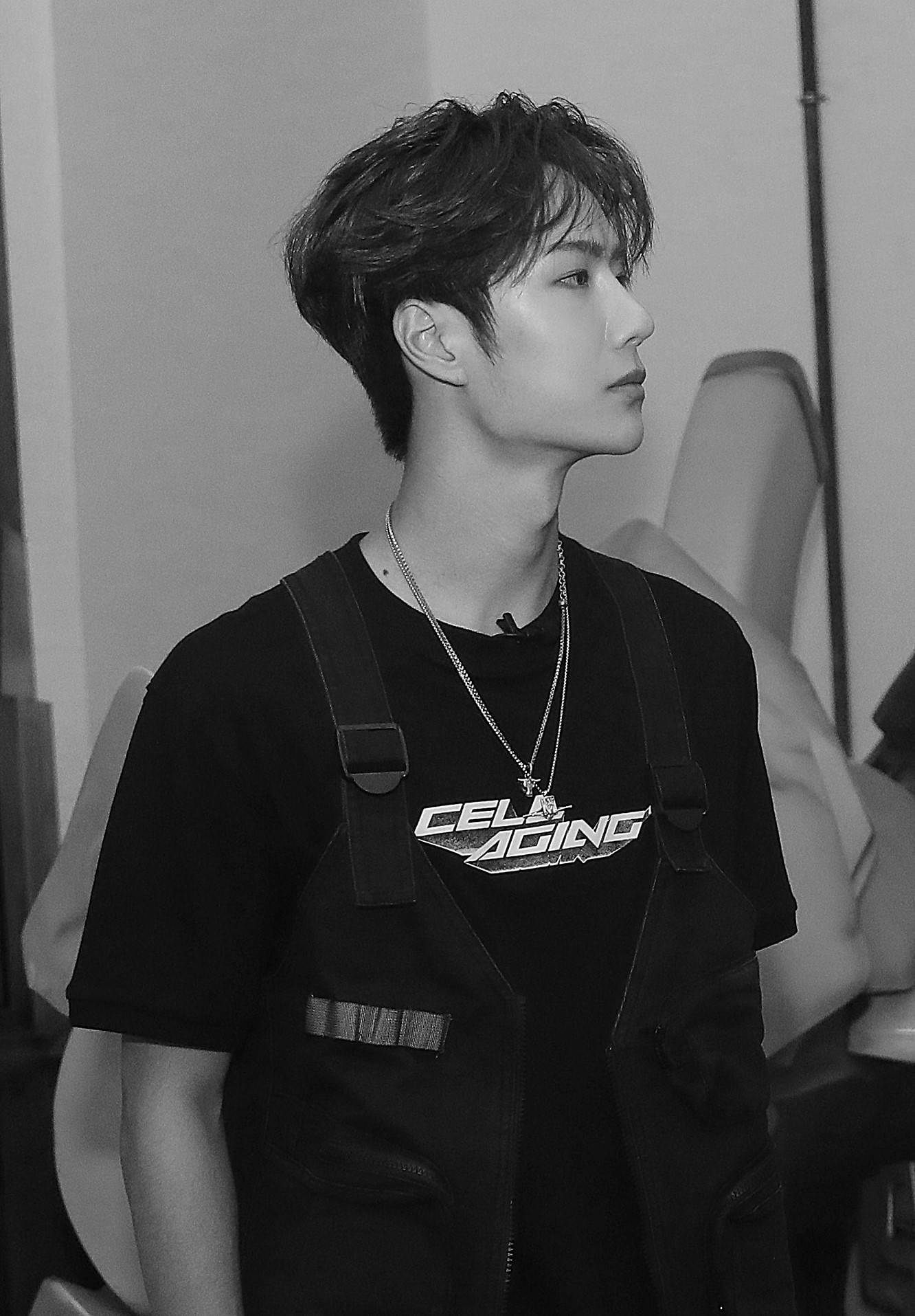 Wang Yibo, black overalls, graphic tee, HD Phone Wallpaper