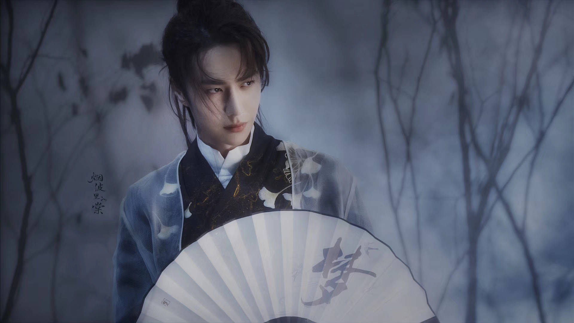 Wang Yibo, traditional robes, fan with calligraphy, Full HD Desktop Wallpaper