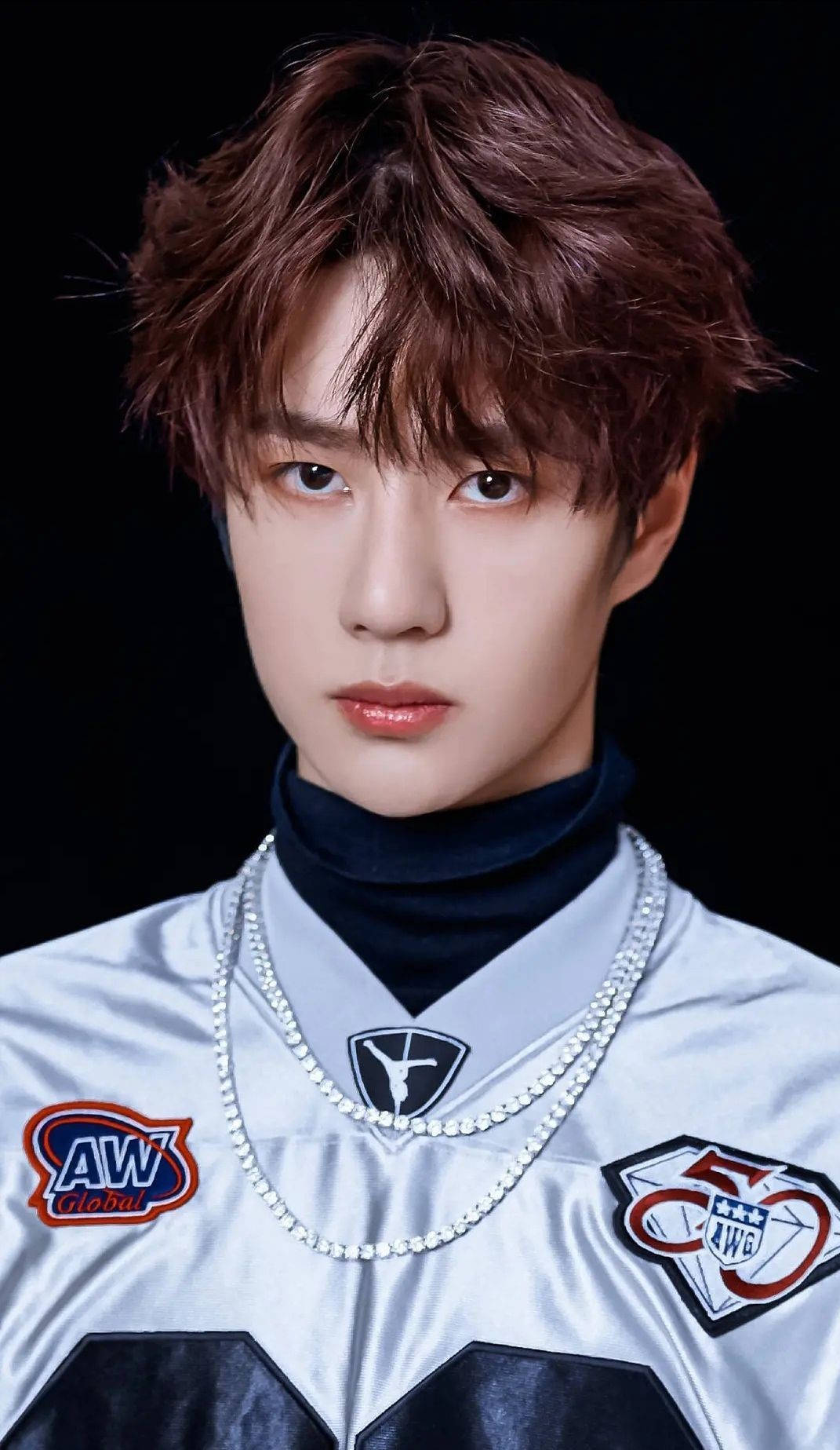 Wang Yibo, silver sports jersey, pearl necklace, HD Phone Wallpaper