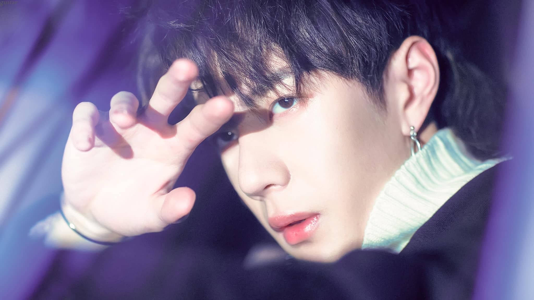 Wang Yibo, dark hair, light green turtleneck, Full HD Desktop Wallpaper