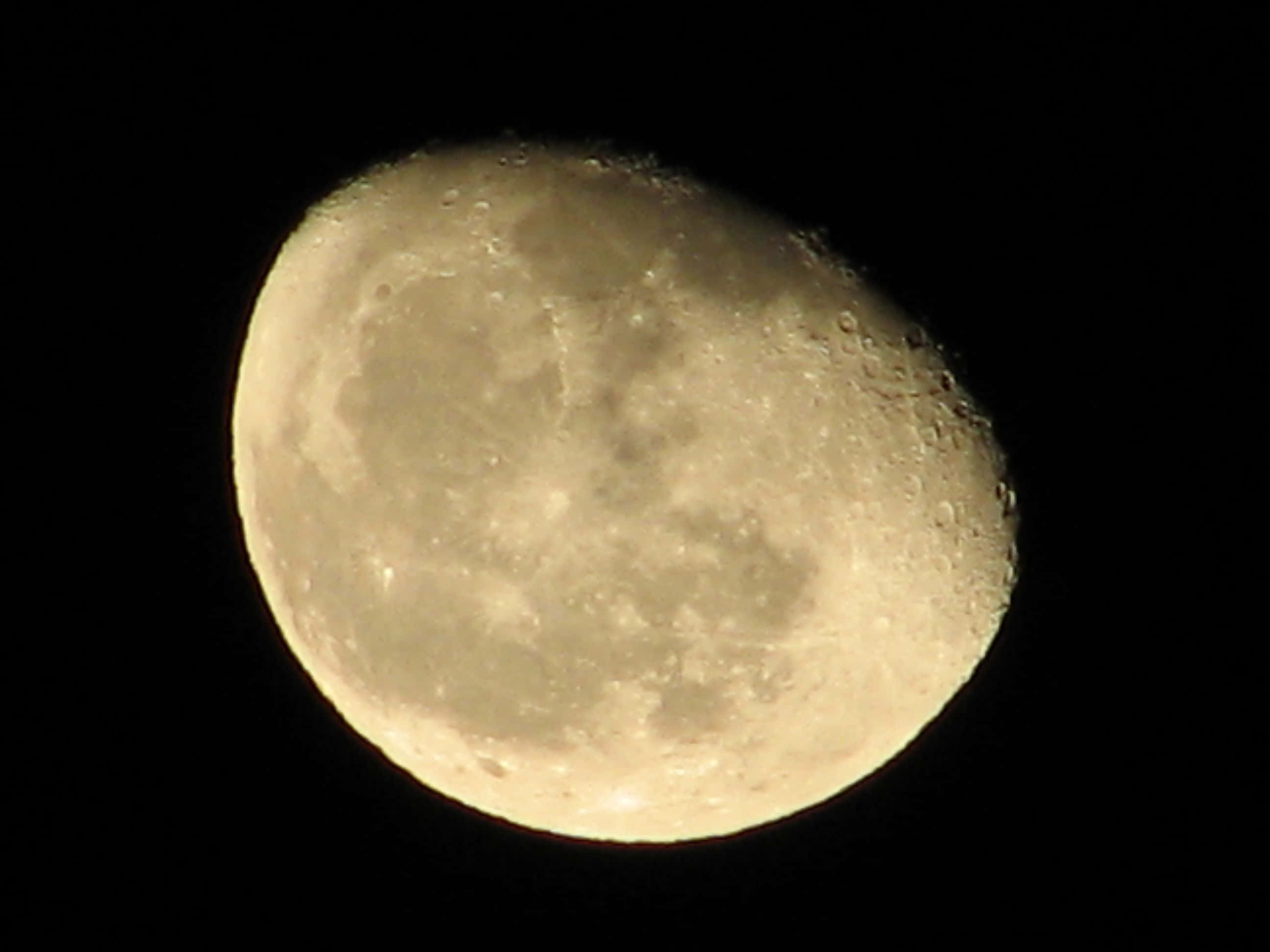 Waning Gibbous Moon, night sky, craters, 2K Desktop Wallpaper