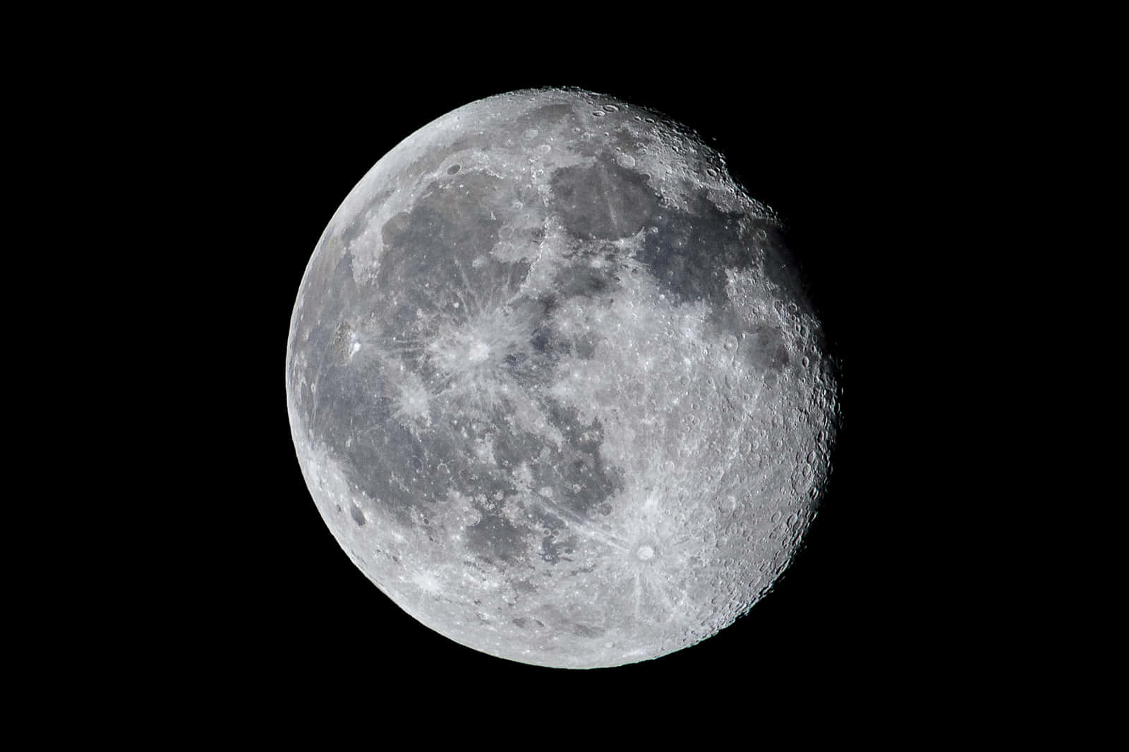 Waning Gibbous Moon, cratered surface, pitch-black sky, HD Desktop Wallpaper