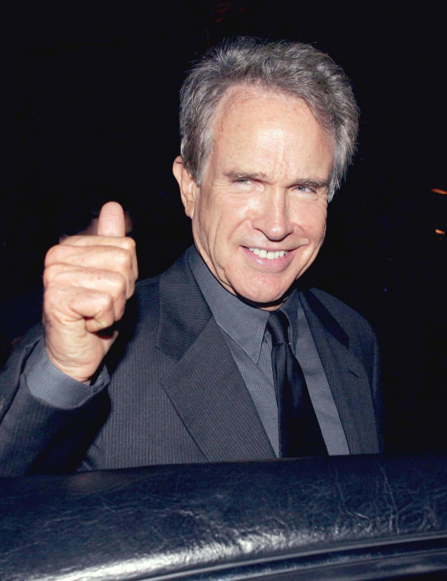 Warren Beatty, dark suit, thumbs up, HD Phone Wallpaper