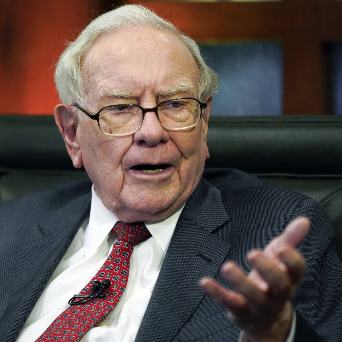 Warren Buffett, dark suit, red patterned tie, SD Desktop Wallpaper