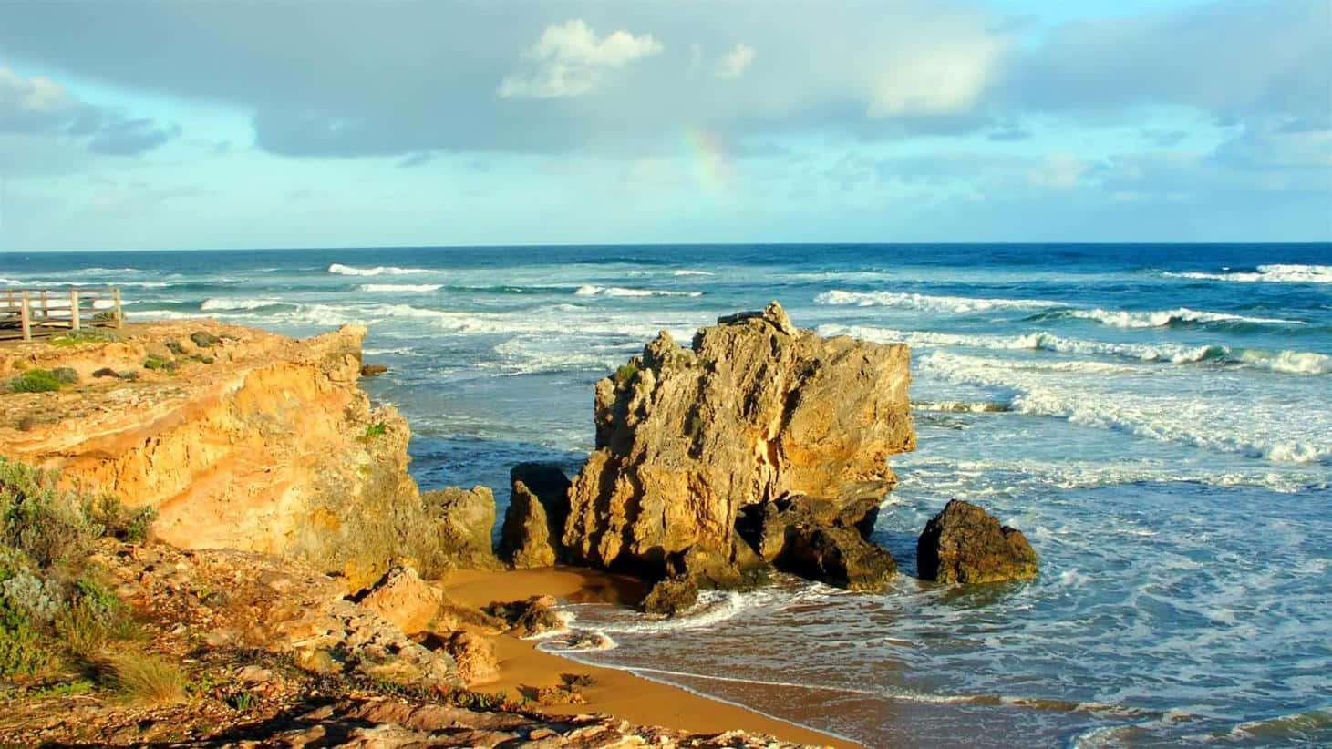 Warrnambool, coastal city, crashing waves, HD Desktop Wallpaper