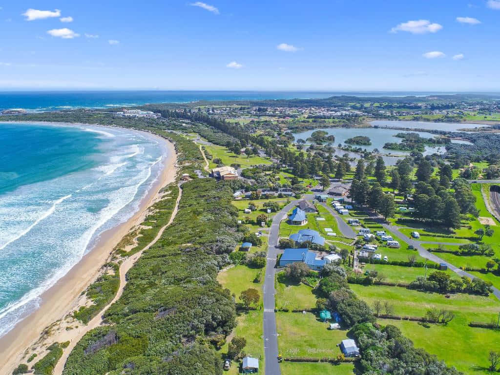 Warrnambool beach, turquoise ocean waves, sandy beach, SD Desktop Wallpaper
