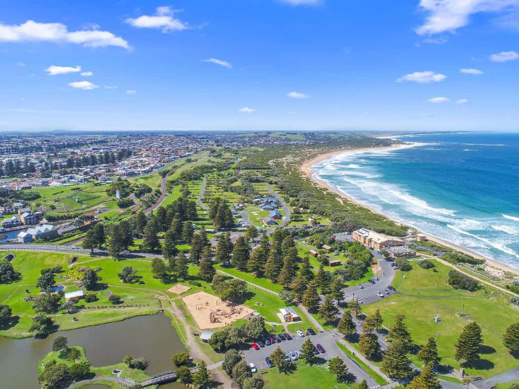 Warrnambool Beach, turquoise ocean, sandy beach, SD Desktop Wallpaper