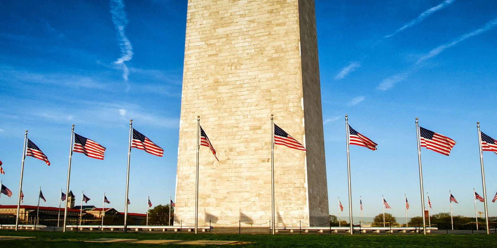 Washington Monument, American flags, clear blue sky, HD Desktop Wallpaper