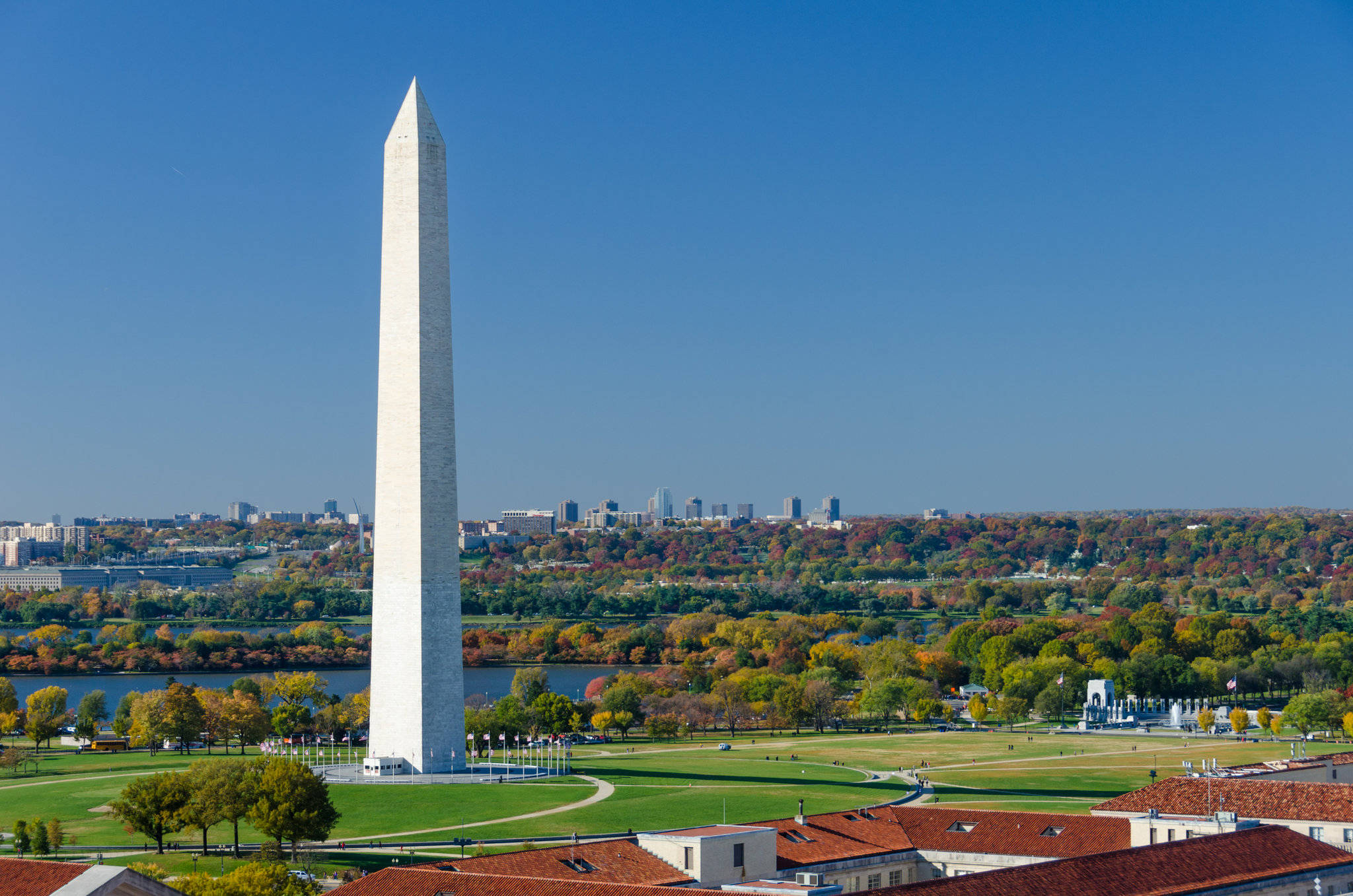 Washington Monument, clear blue sky, autumn trees, Full HD Desktop Wallpaper