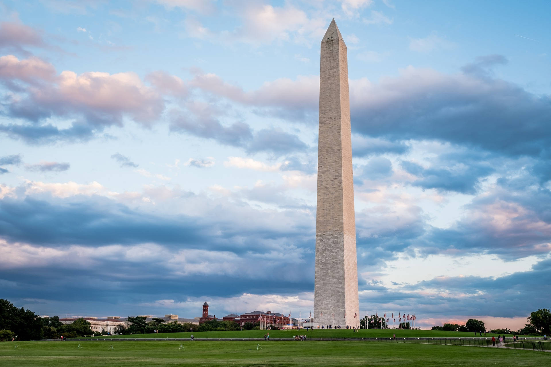 Washington Monument, fading evening light, pink and blue clouds, Full HD Desktop Wallpaper