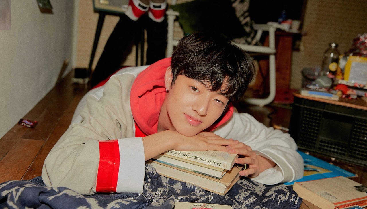 Watanabe Haruto, red and white hoodie, stacked books, HD Desktop Wallpaper