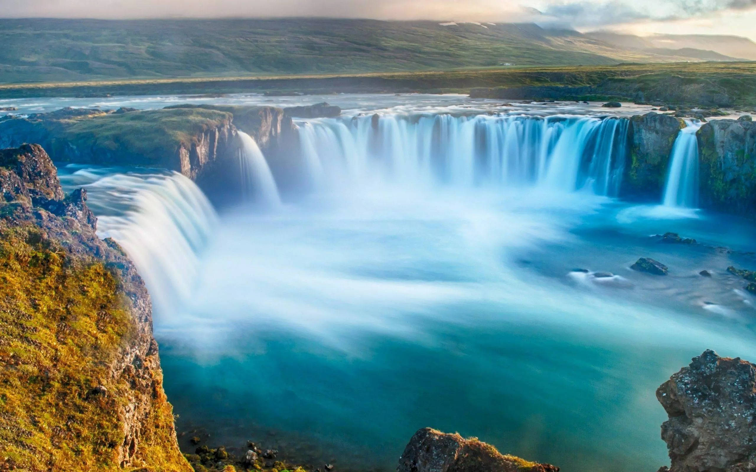 32K Ultra HD, nature wide waterfalls, turquoise pool, 2K Desktop Wallpaper
