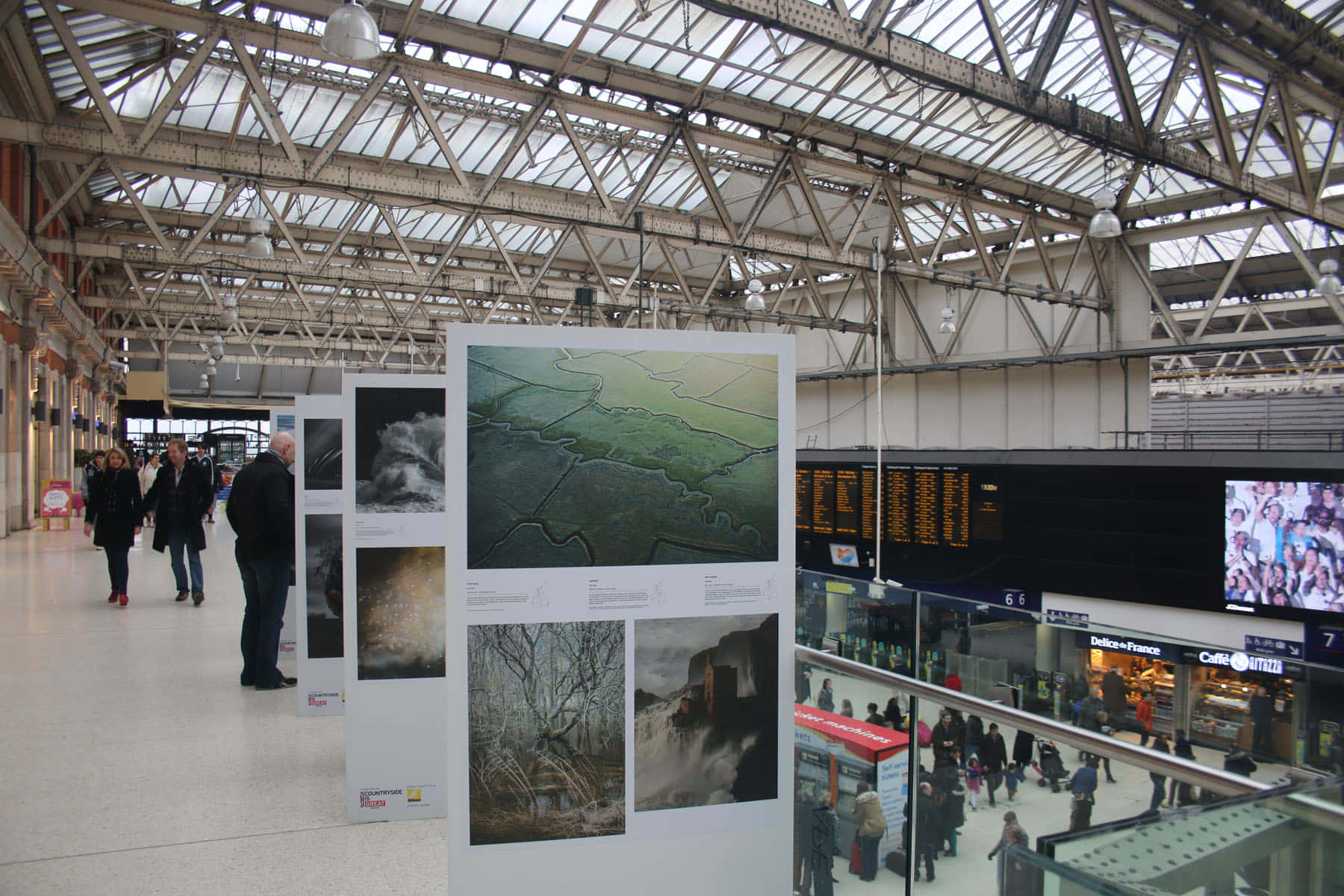 Waterloo Station, high steel and glass ceilings, art exhibition, HD Desktop Wallpaper
