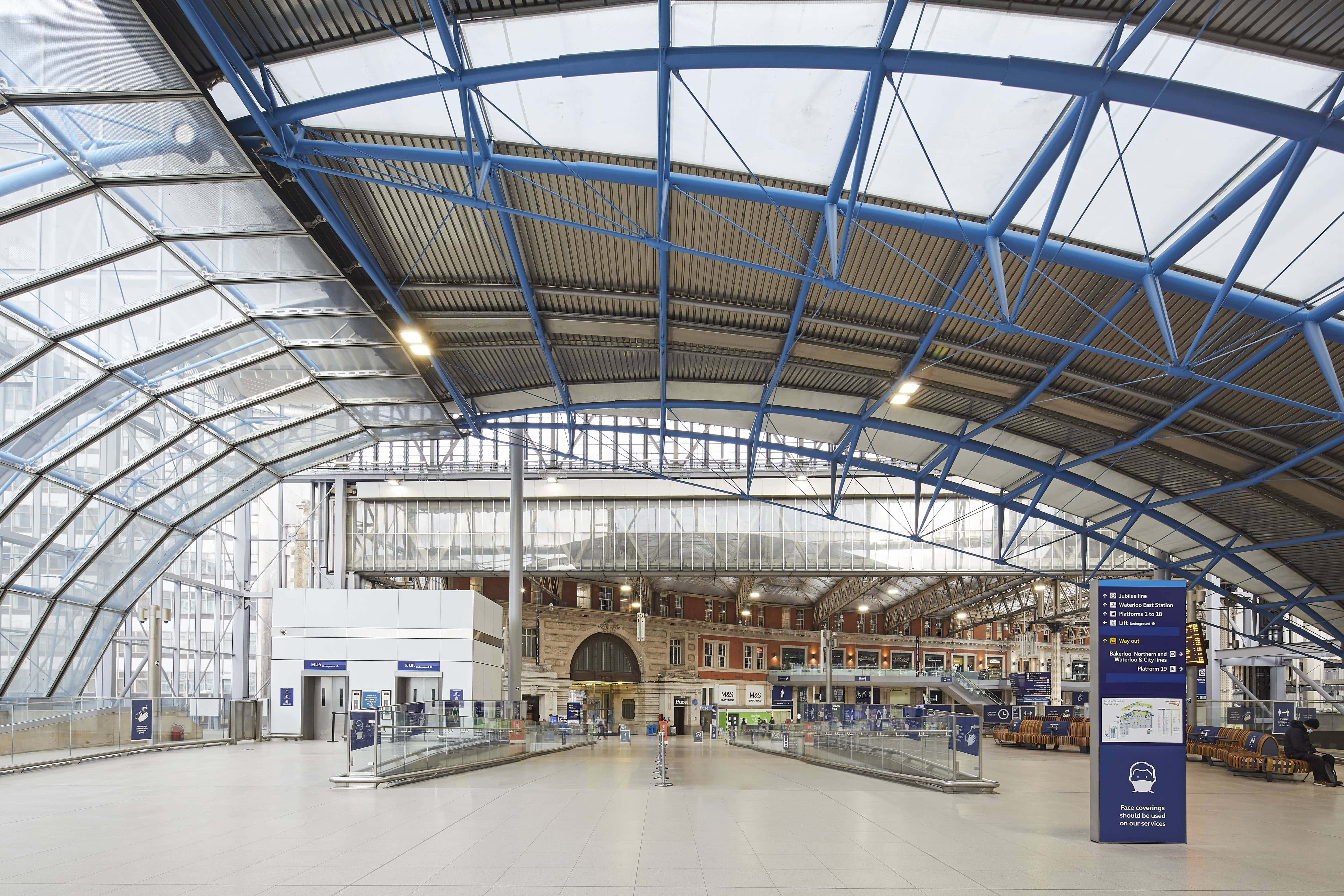 Waterloo Station, blue steel beams, glass roof, 4K Desktop Wallpaper