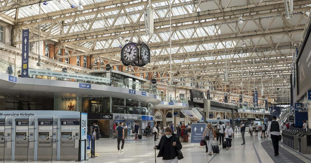Waterloo Station, clock, glass ceiling, SD Desktop Wallpaper