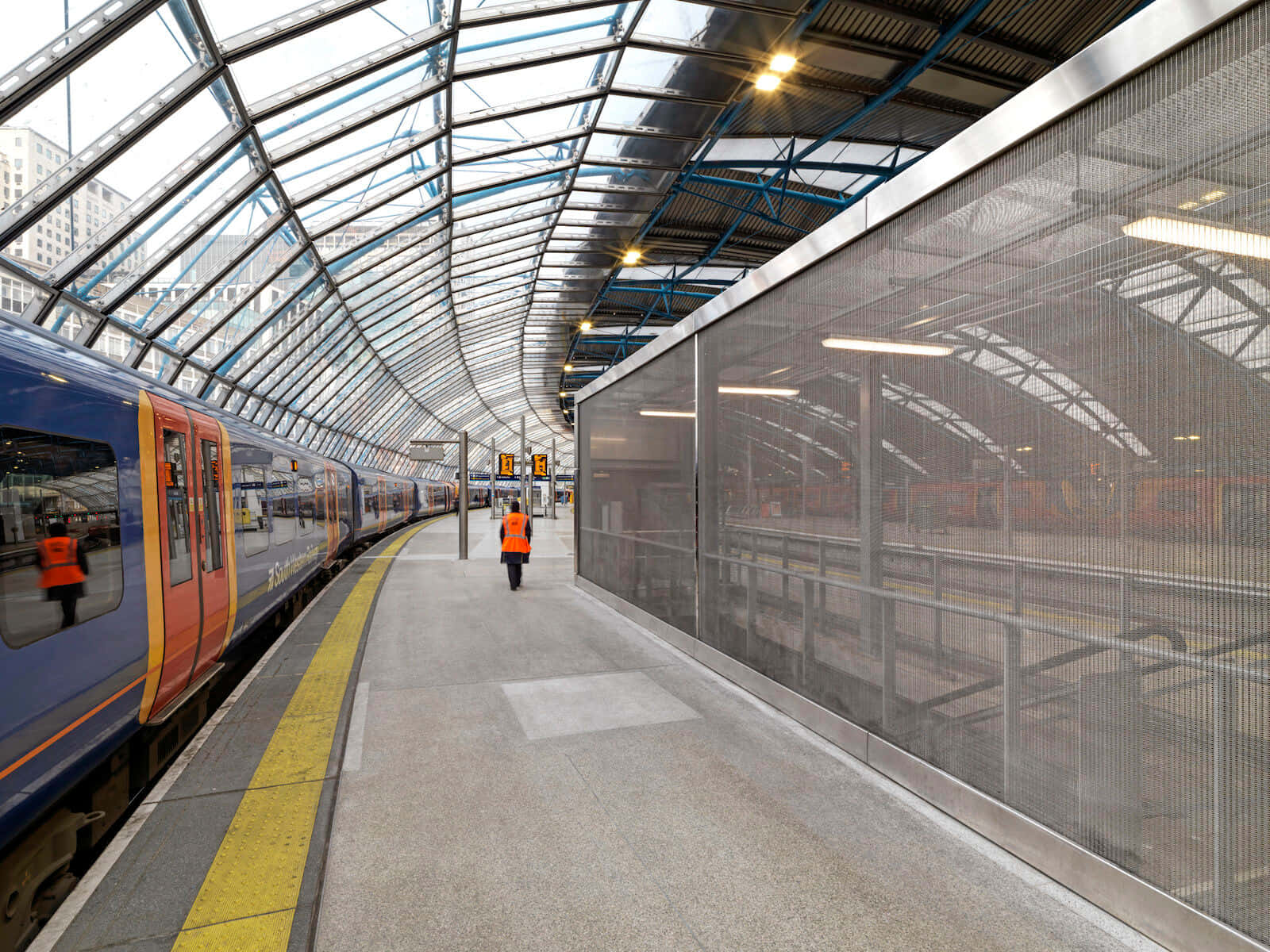 Waterloo Station, curved glass roof, orange vest, HD Desktop Wallpaper