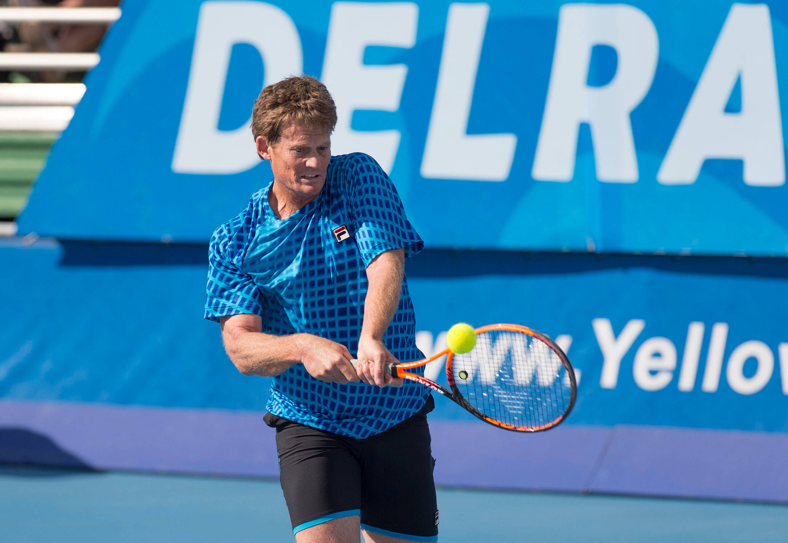 Wayne Ferreira, blue checkered shirt, yellow ball, 2K Desktop Wallpaper