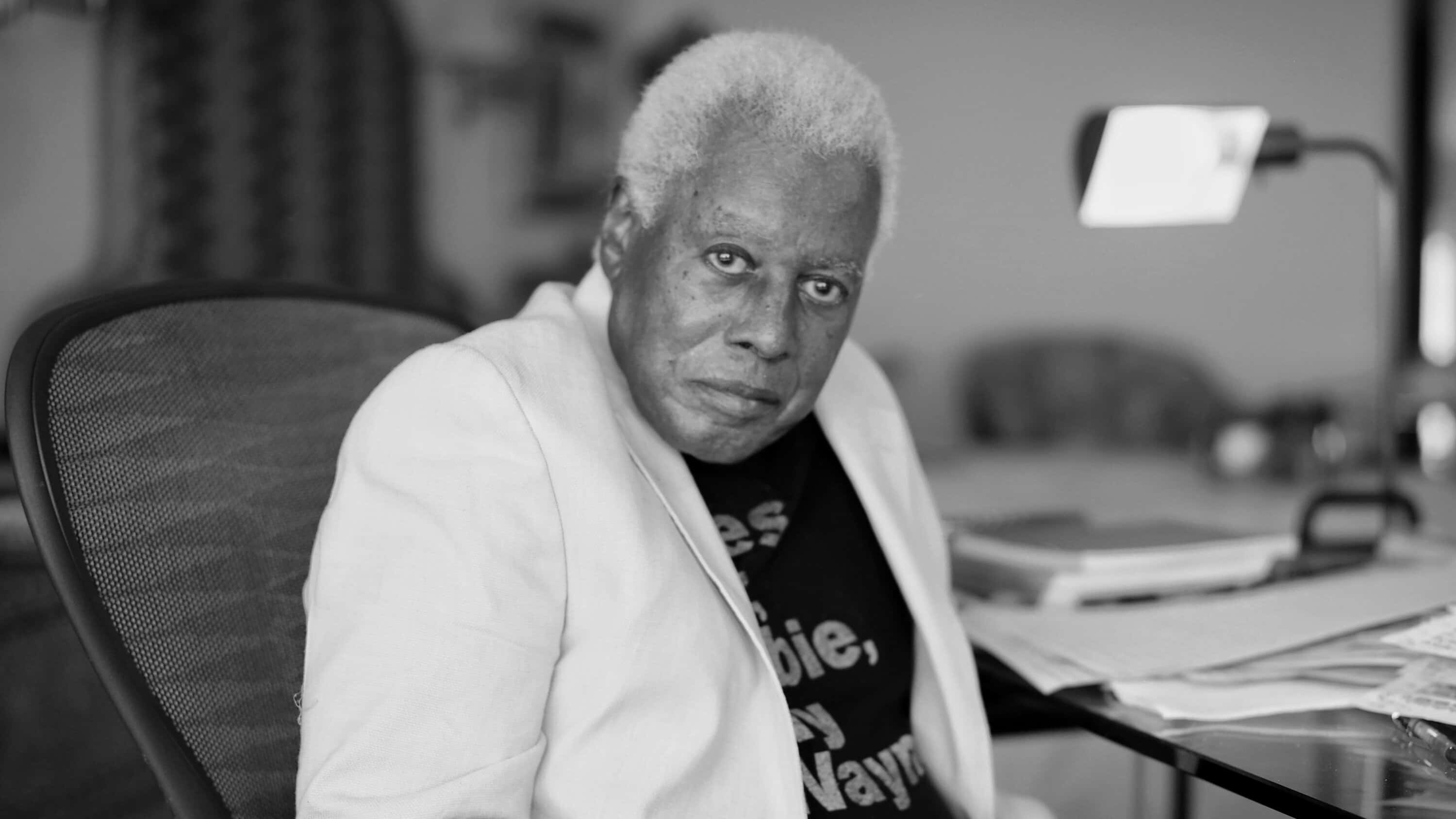 Wayne Shorter, saxophone, black and white portrait, 2K Desktop Wallpaper