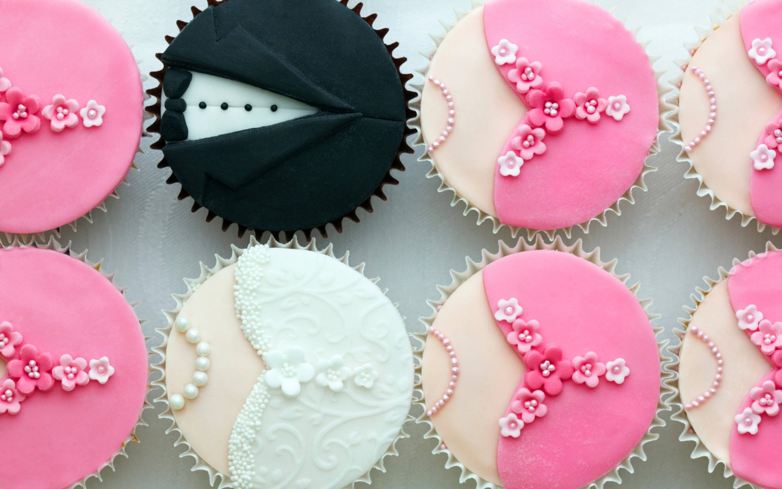 Wedding Aesthetic, cupcakes, bride and groom, 2K Desktop Wallpaper