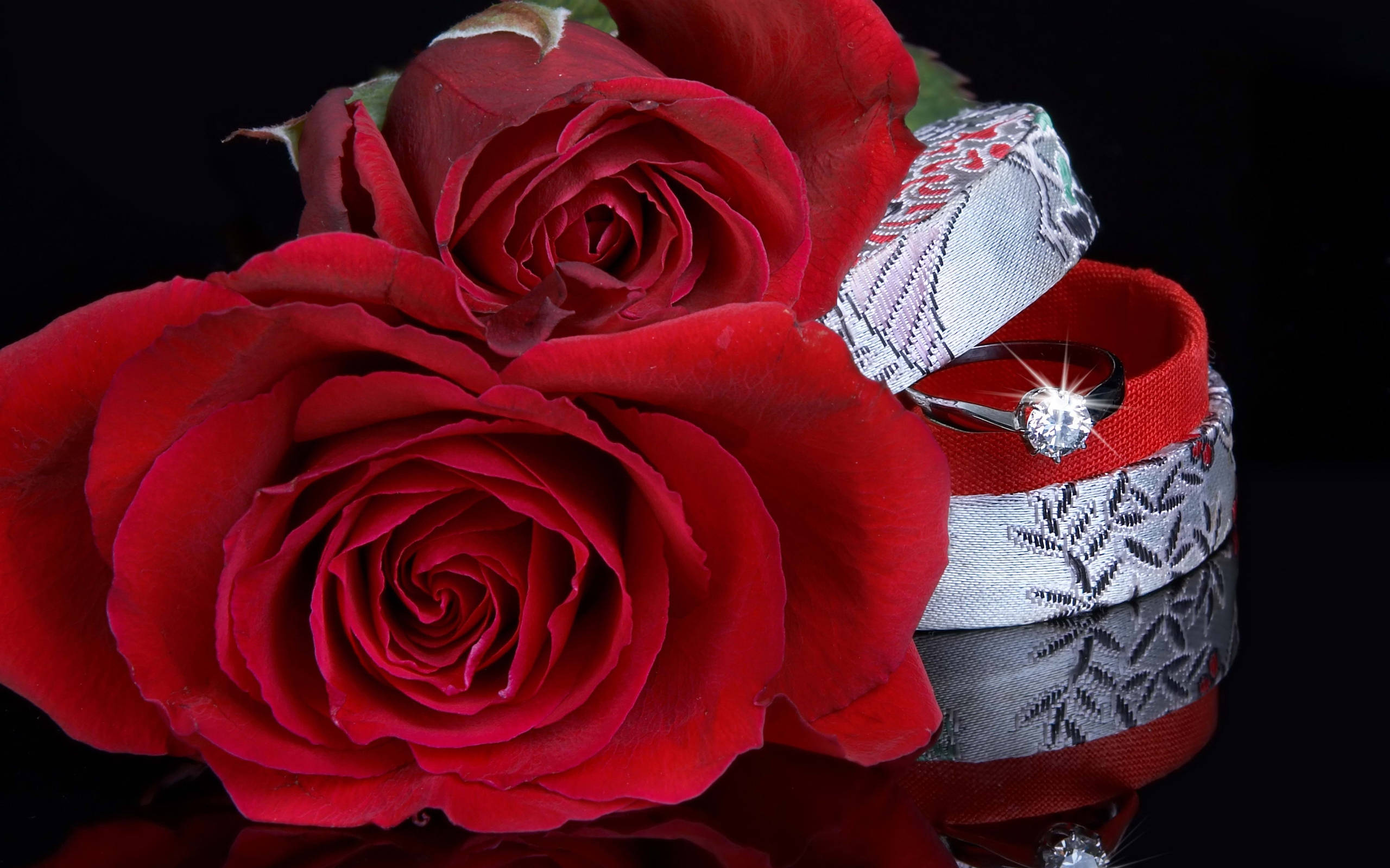 Wedding Aesthetic Ring, vibrant red roses, open ring box, 2K Desktop Wallpaper