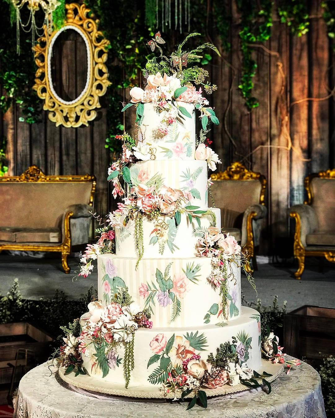 multi-tiered wedding cake, cascading fresh flowers and greenery, rustic-chic venue, HD Phone Wallpaper