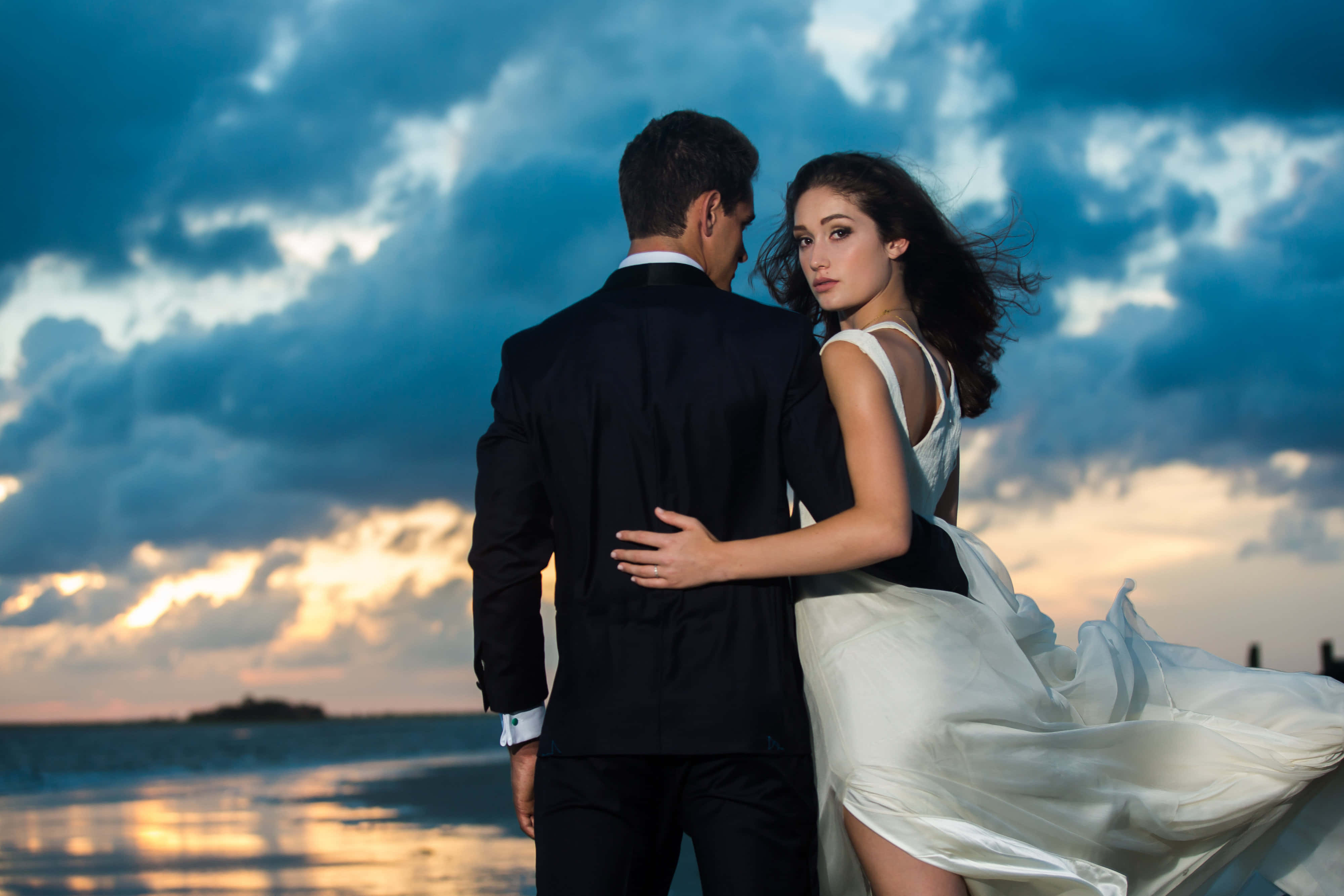 Wedding Couple, beach, sunset, 4K Desktop Wallpaper
