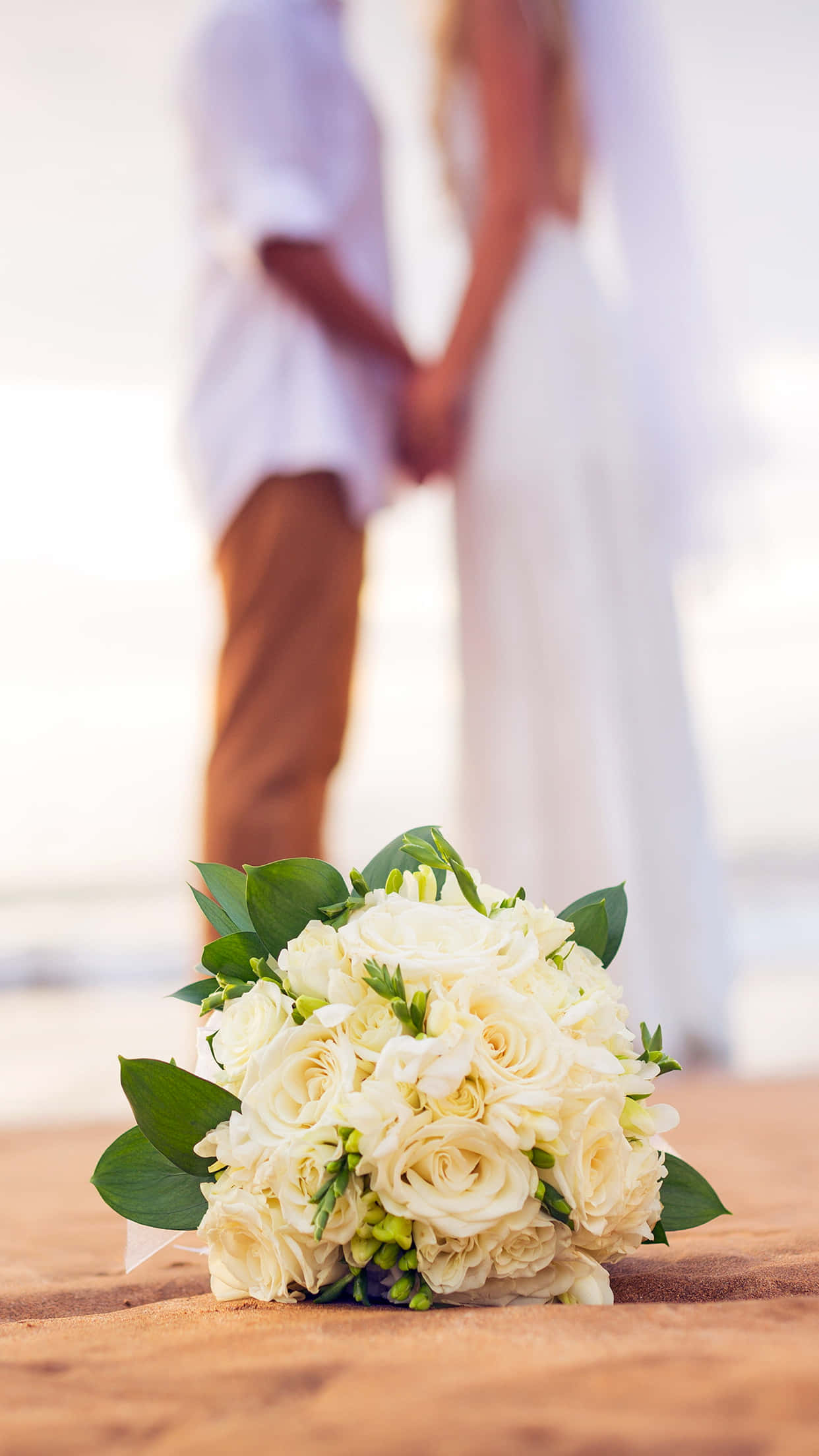 wedding couple, roses, warm sand, Full HD Phone Wallpaper