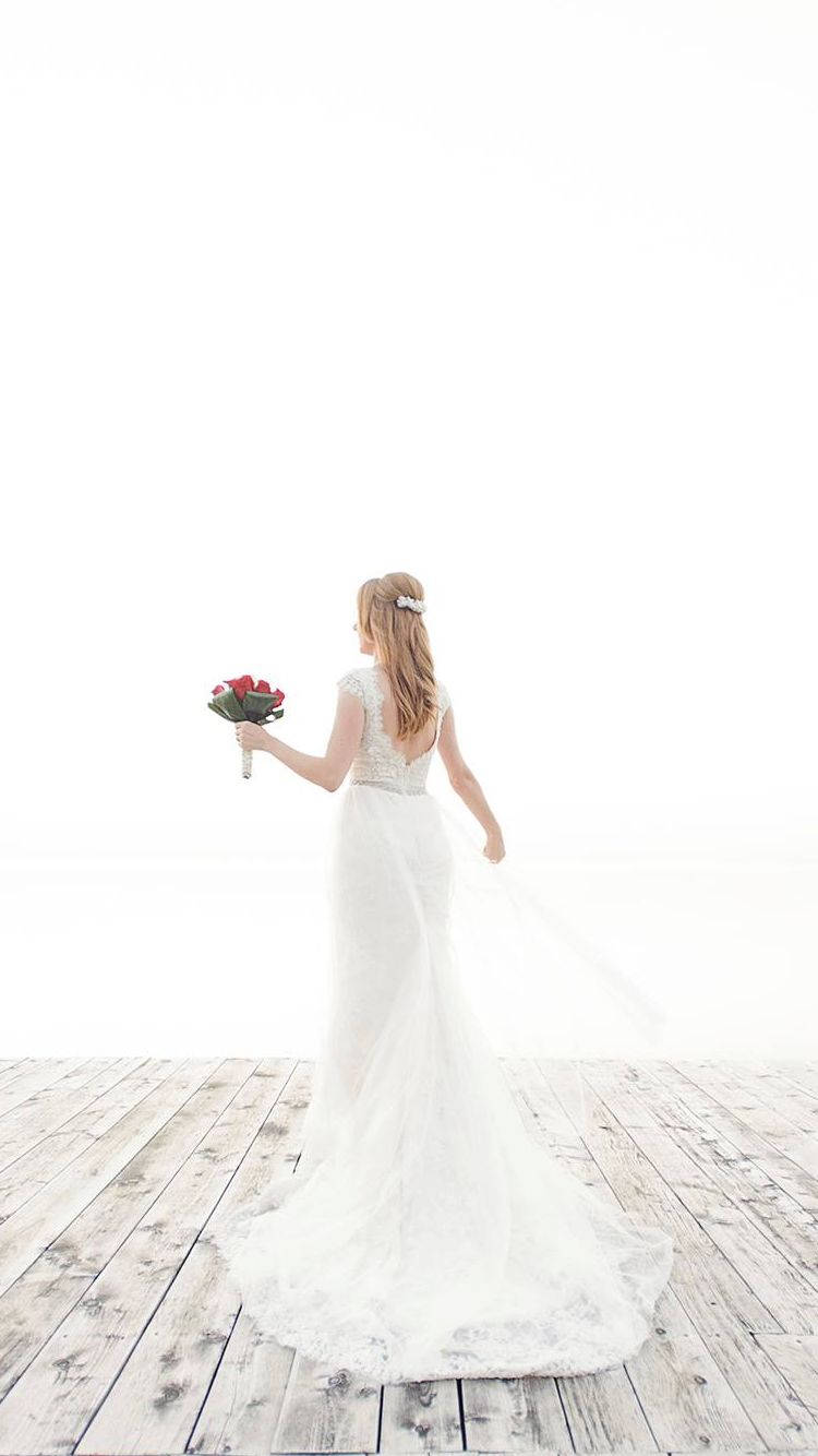 lace cap sleeves wedding dress, white gown, red roses, HD Phone Wallpaper