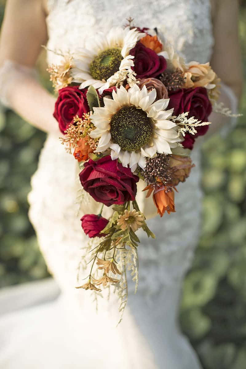 deep red roses, white sunflowers, dried accents, SD Phone Wallpaper