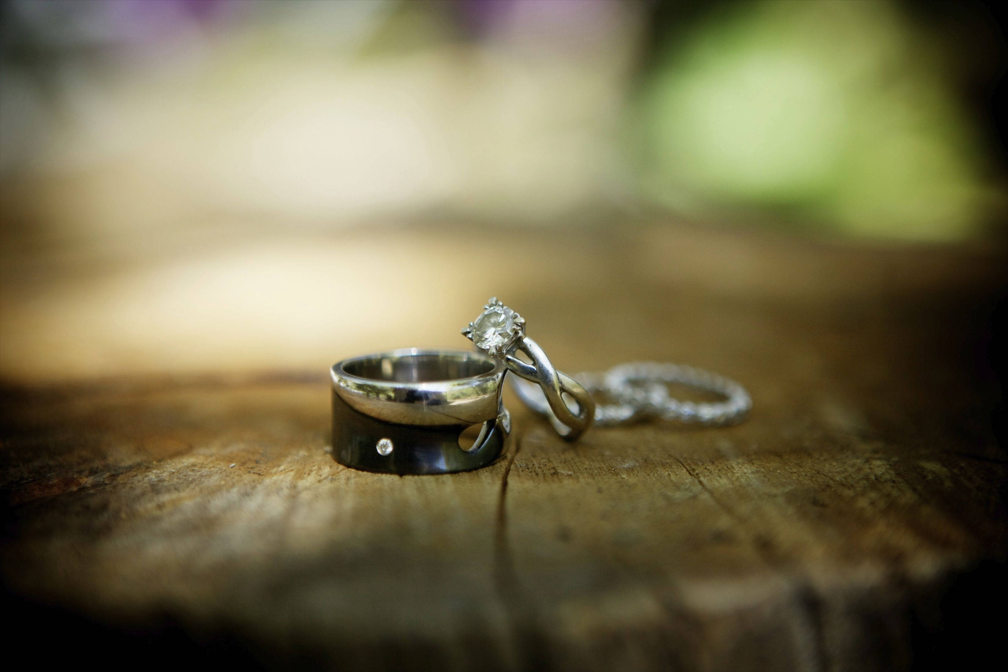 wedding rings, large diamond, plain, 2K Desktop Wallpaper