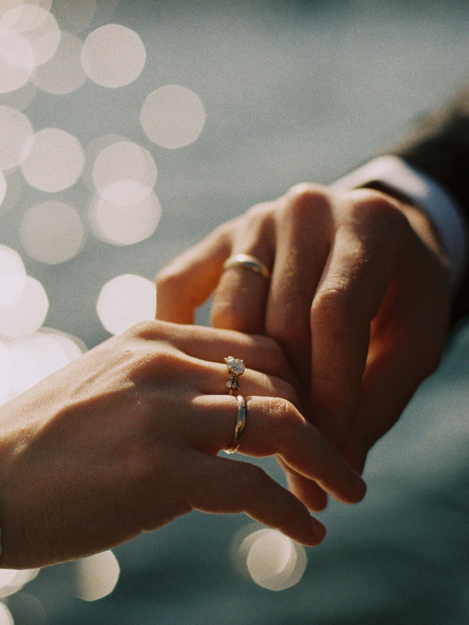 husband and wife hands wedding ring, wedding rings, soft bokeh background, Full HD Phone Wallpaper