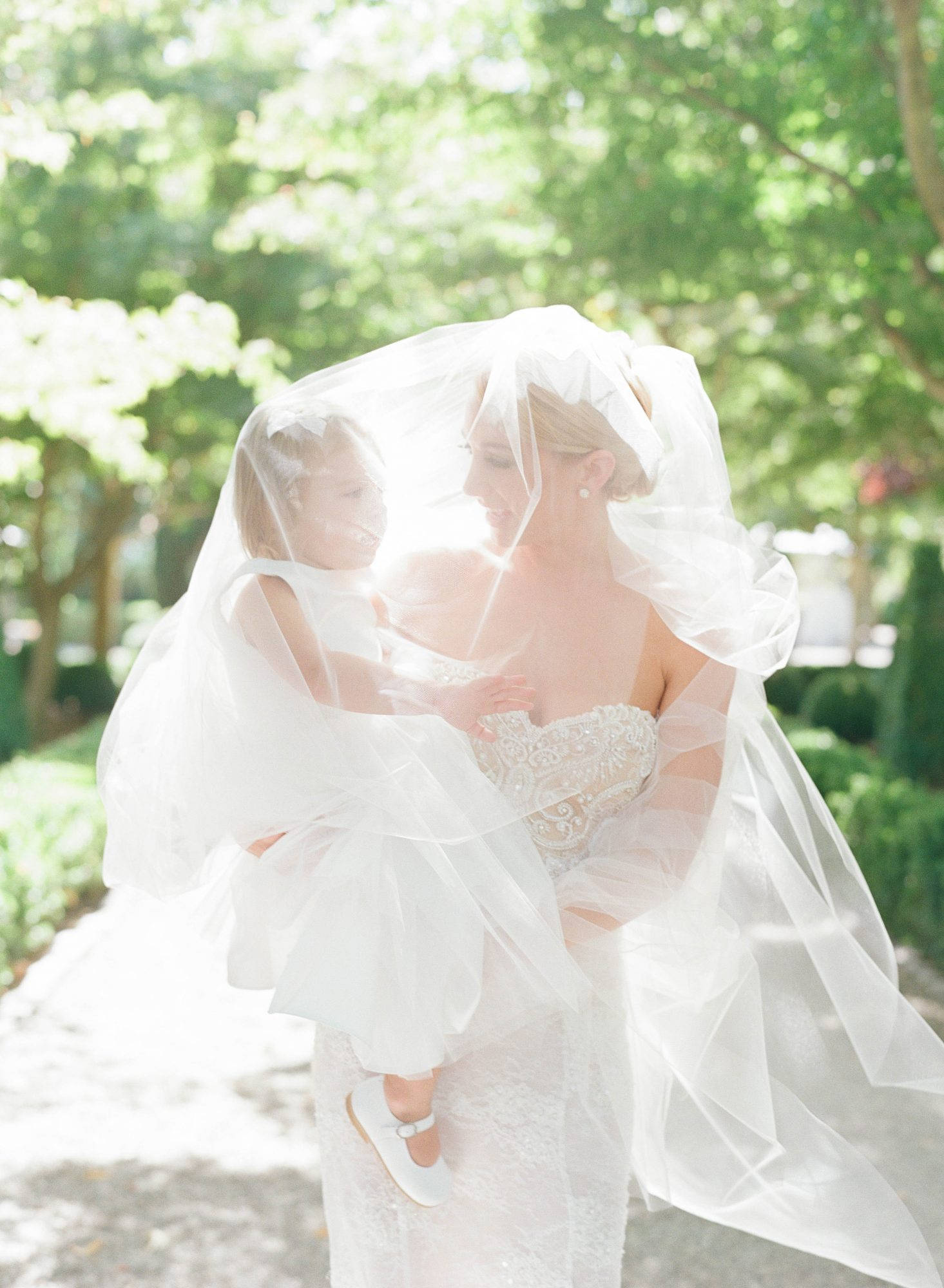 white gown, veil, sunlight, Full HD Phone Wallpaper