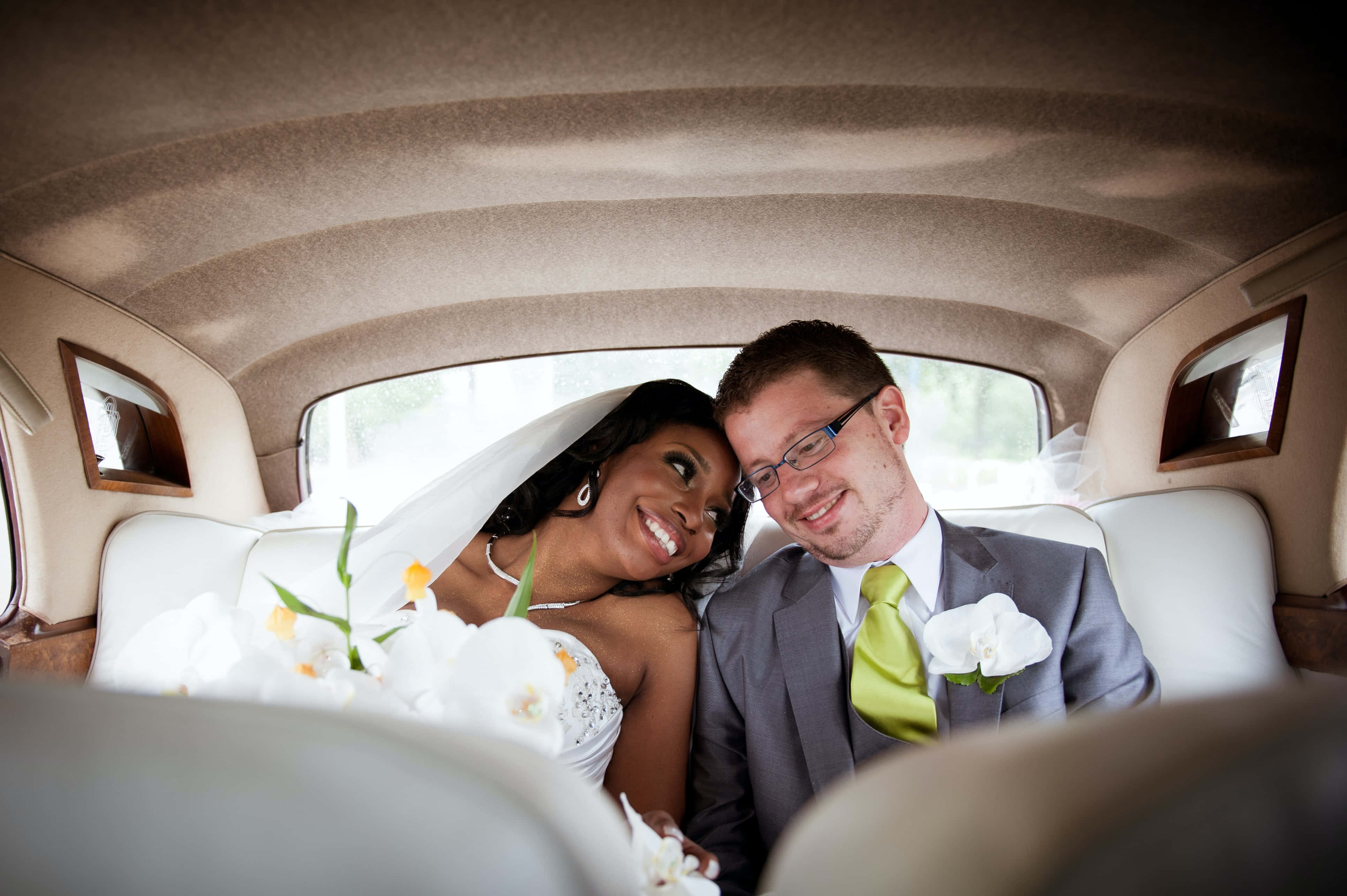 interracial couple, wedding car, vintage limousine, 4K Desktop Wallpaper
