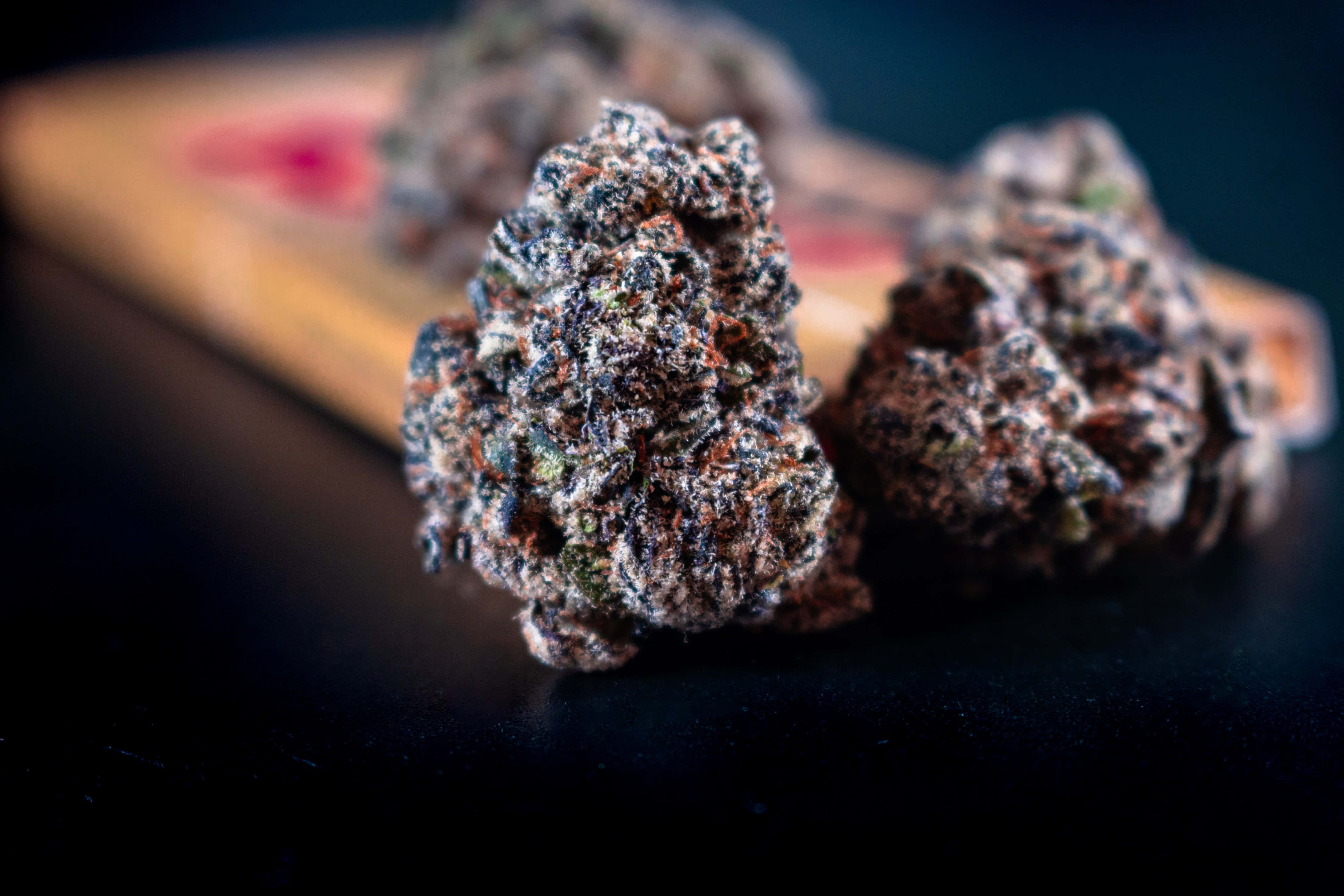 weed blunt, textured cannabis buds, frosty trichomes, 4K Desktop Wallpaper