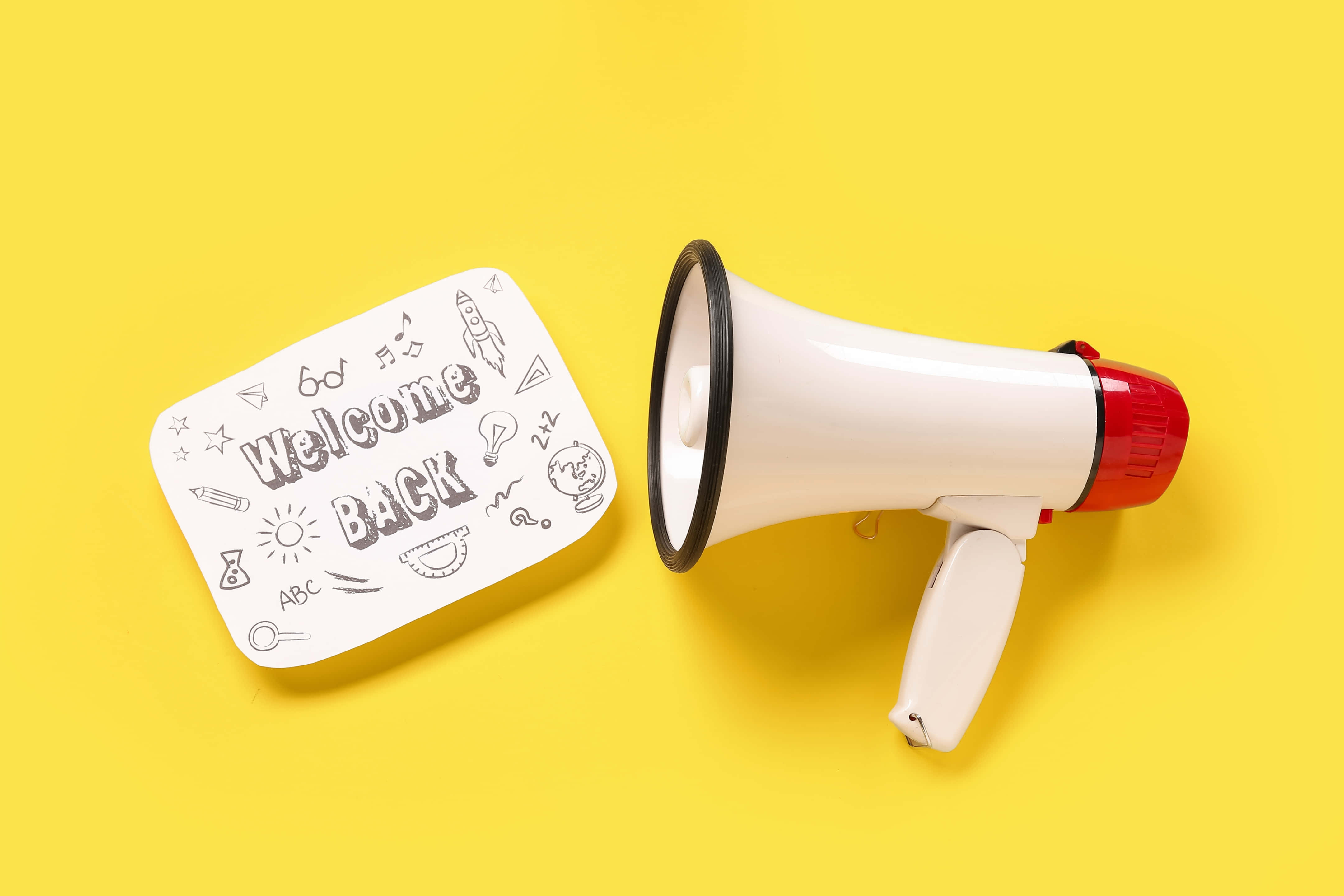 Welcome Back, megaphone, sign, 4K Desktop Wallpaper