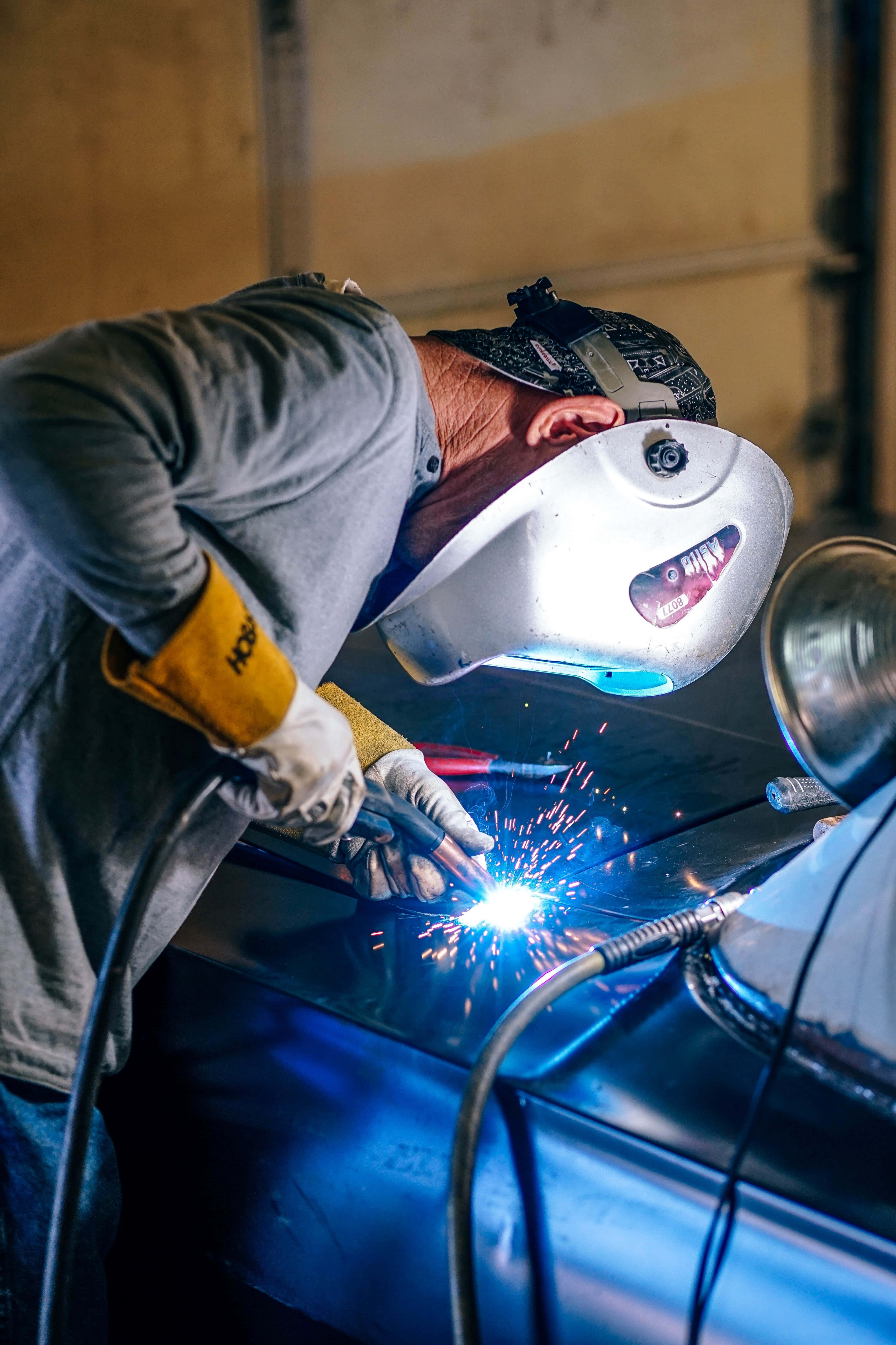welding, blue car, protective mask, 5K Phone Wallpaper