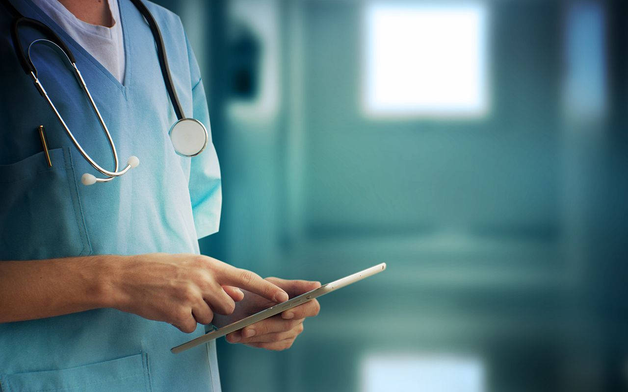 blue scrubs, tablet, stethoscope, HD Desktop Wallpaper
