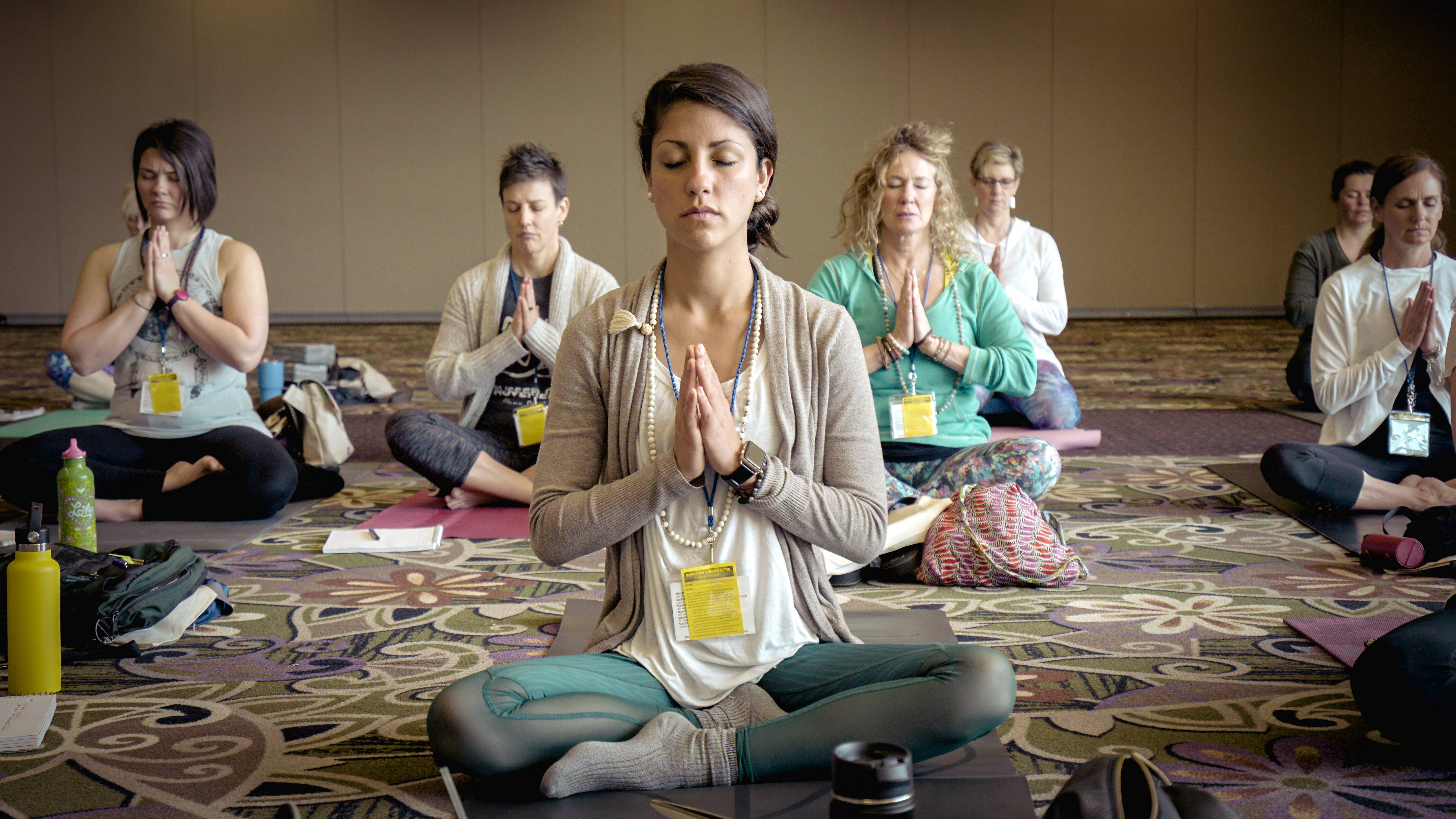 women, meditation, conference room, 5K Desktop Wallpaper