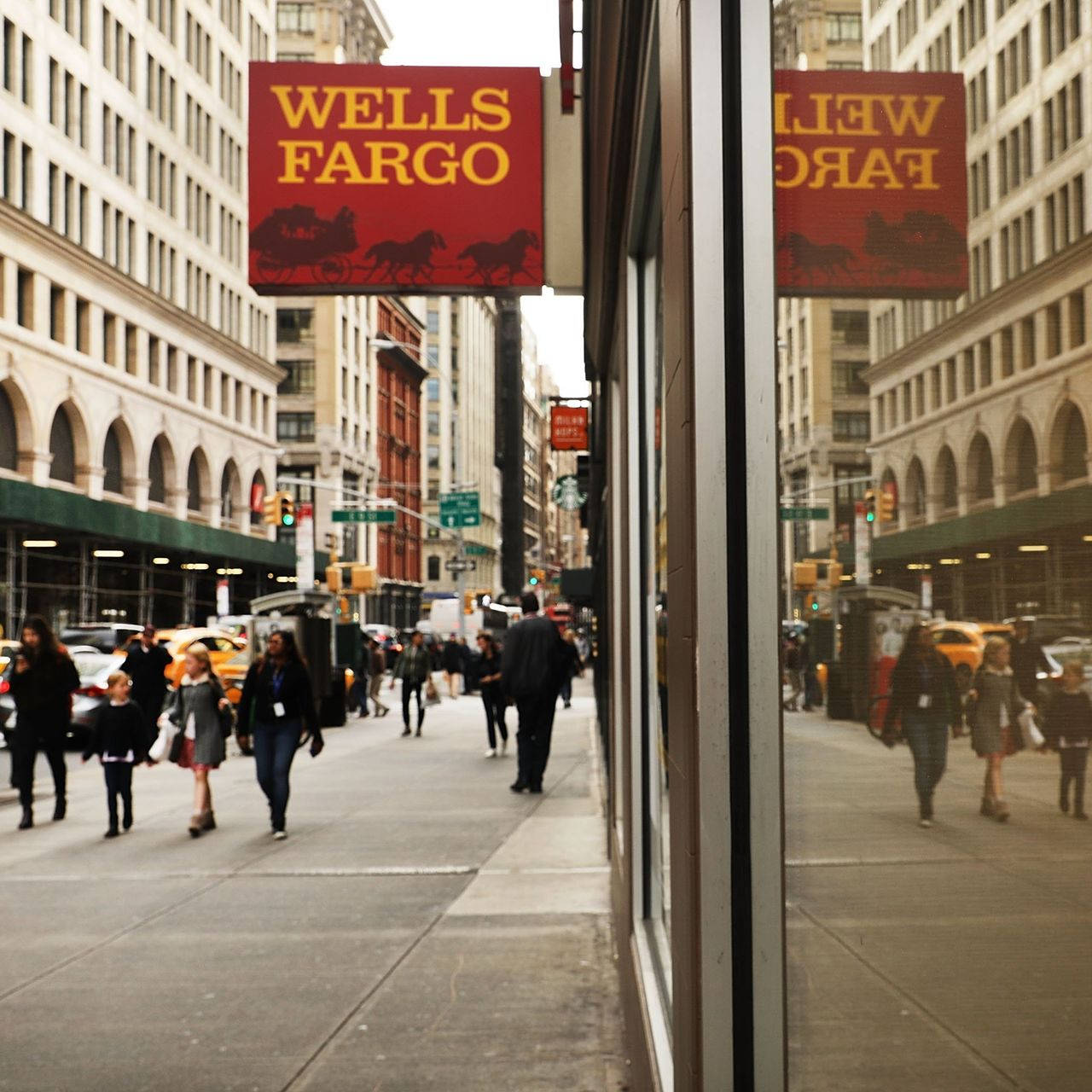 Wells Fargo, street, commuters, HD Desktop Wallpaper