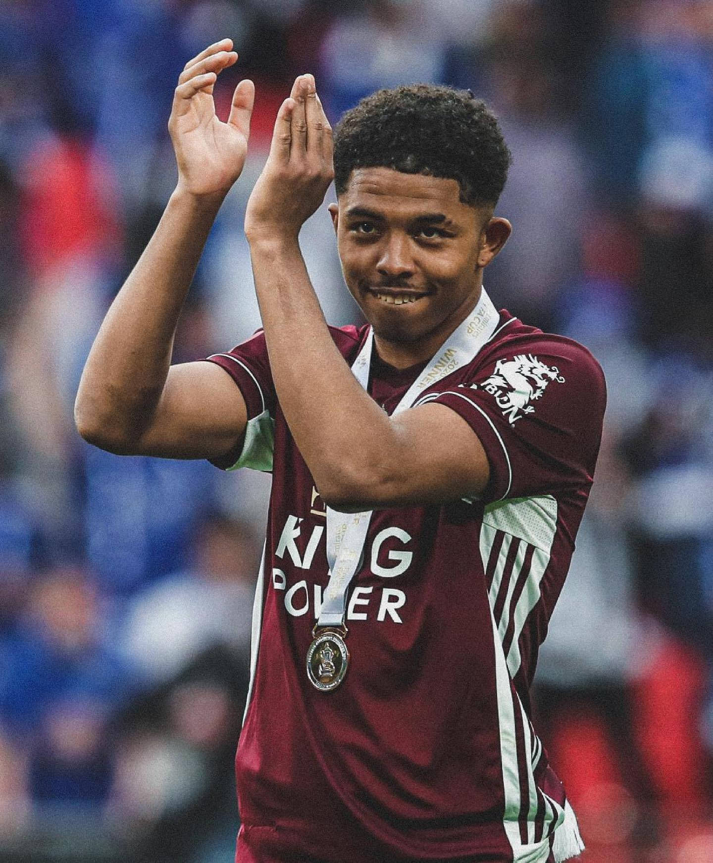 Wesley Fofana, maroon jersey, silver medal, HD Phone Wallpaper