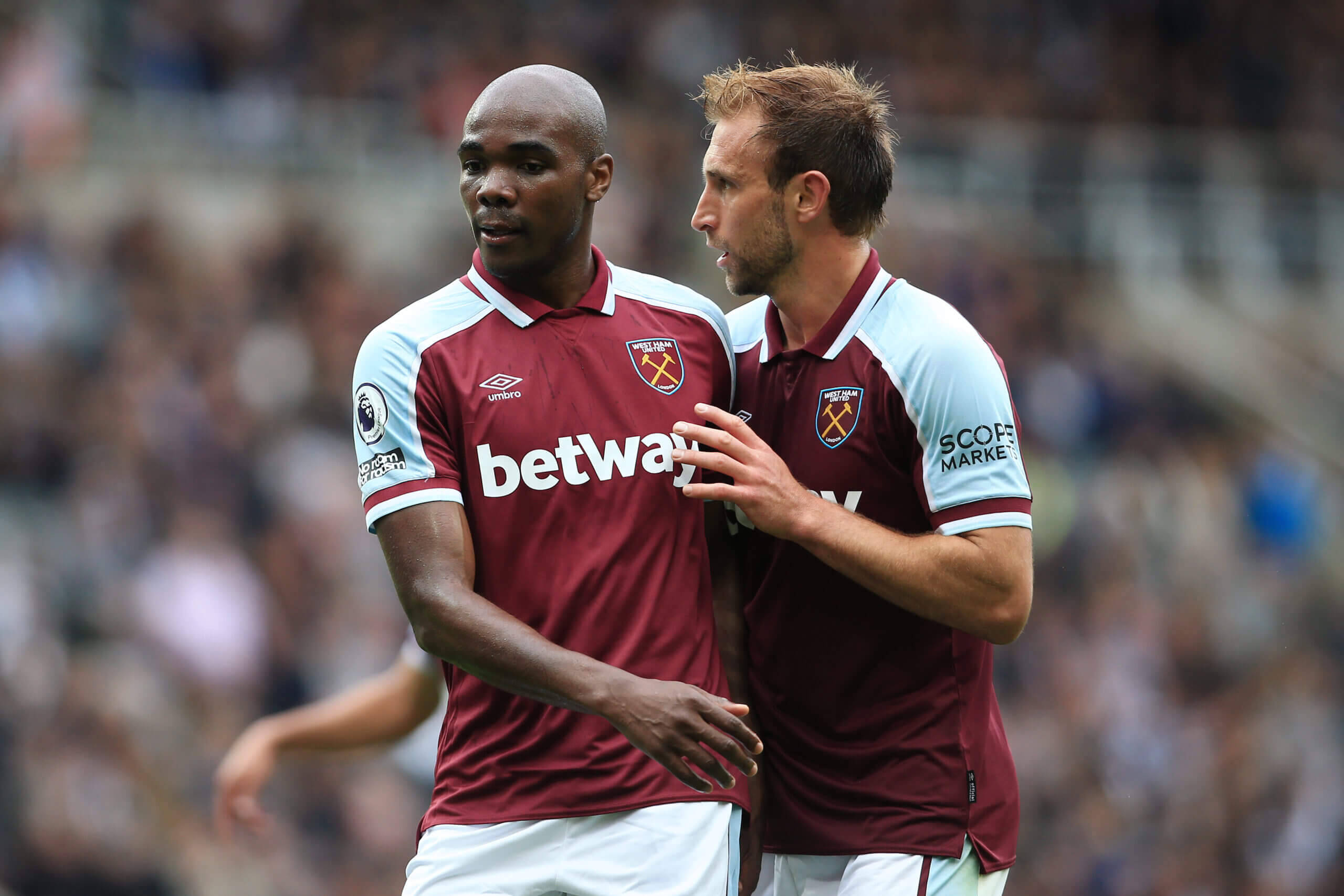 West Ham United, maroon and light blue jerseys, sunlit pitch, 2K Desktop Wallpaper