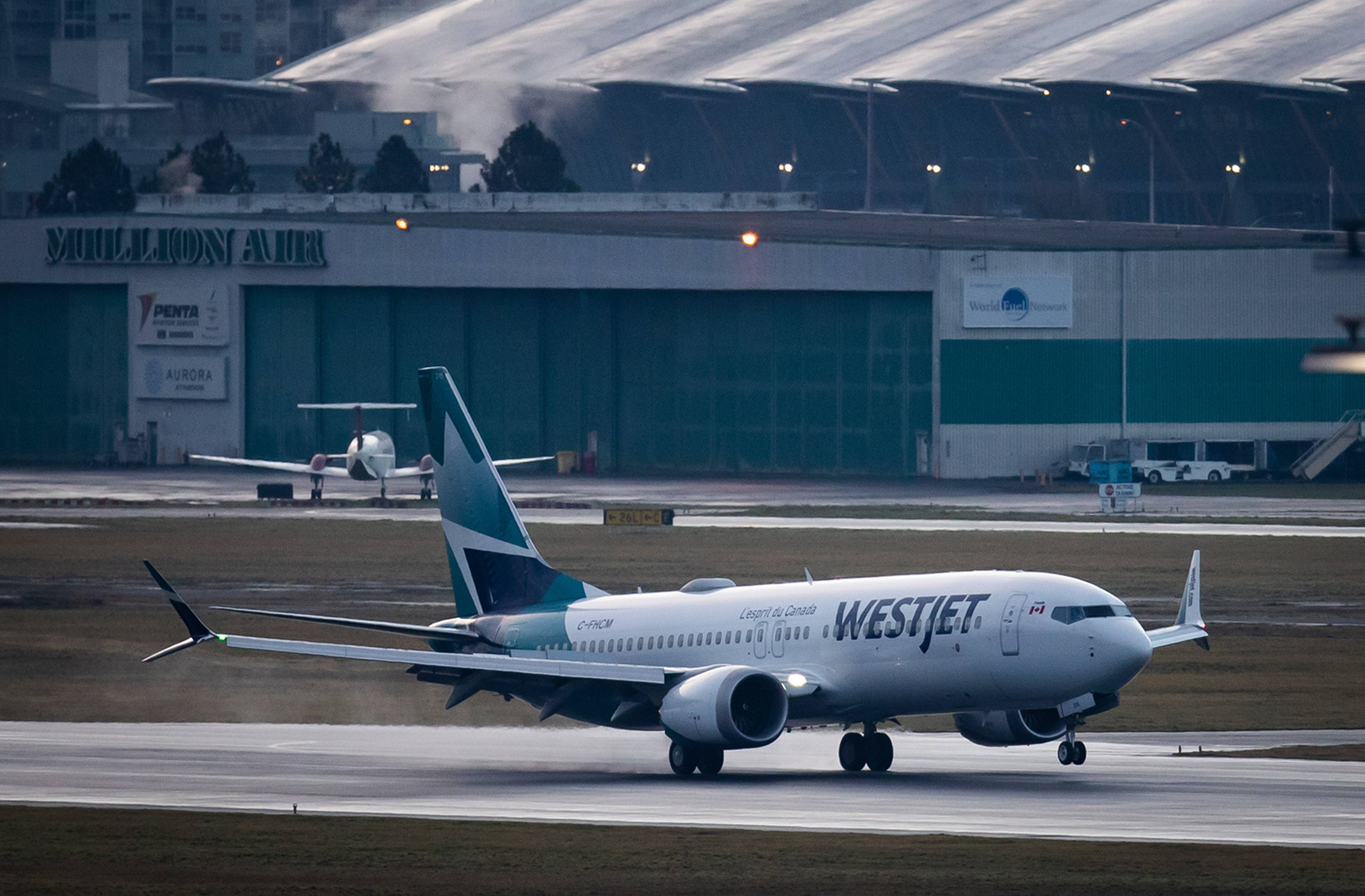 WestJet, airplane, wet runway, 4K Desktop Wallpaper