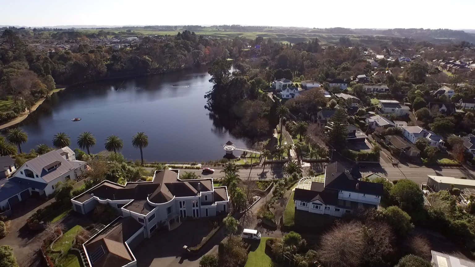 Whanganui River, residential area, serene suburban neighborhood, HD Desktop Wallpaper